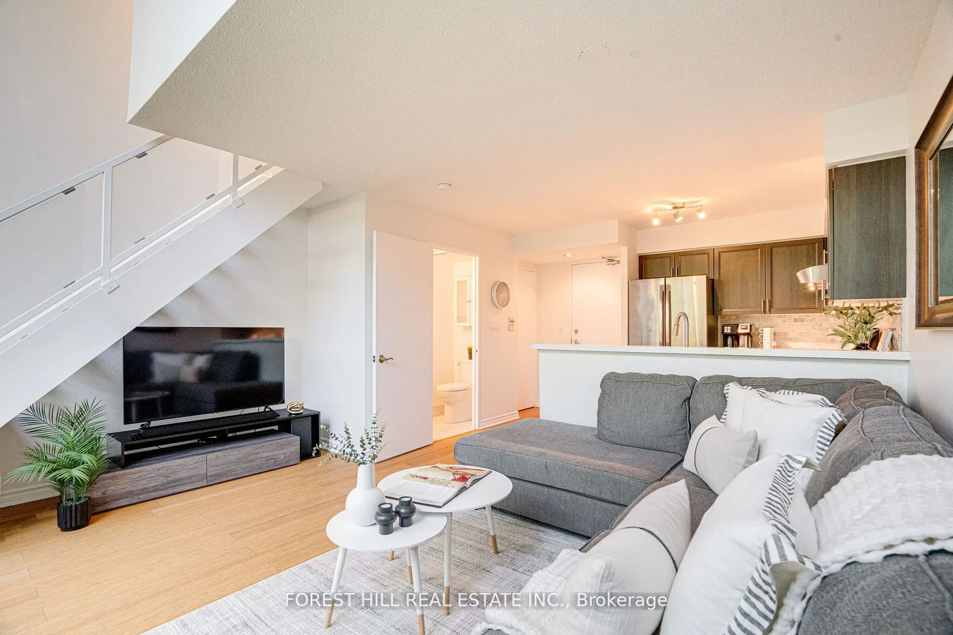 200 Manitoba Street #212