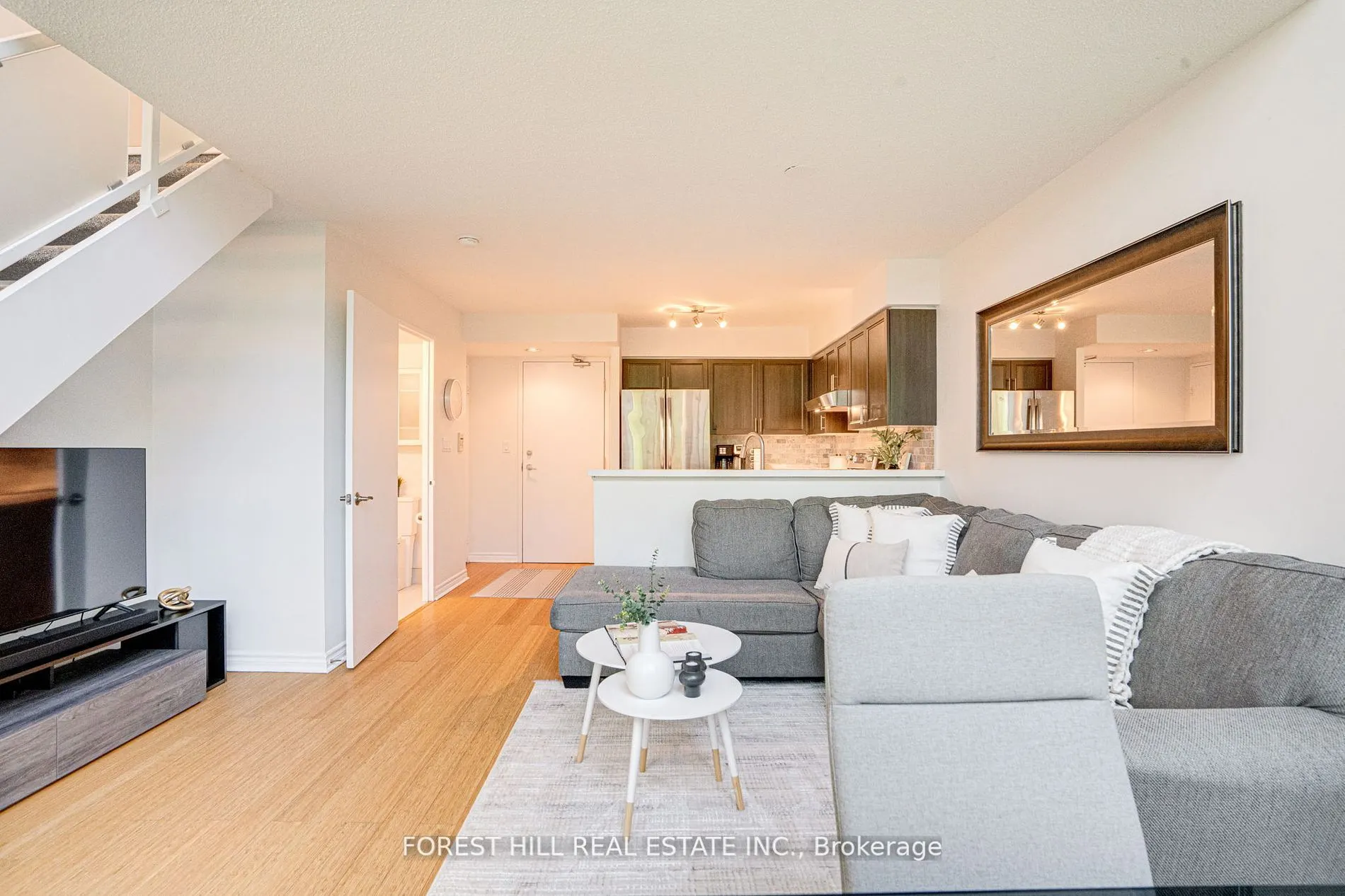 200 Manitoba Street #212