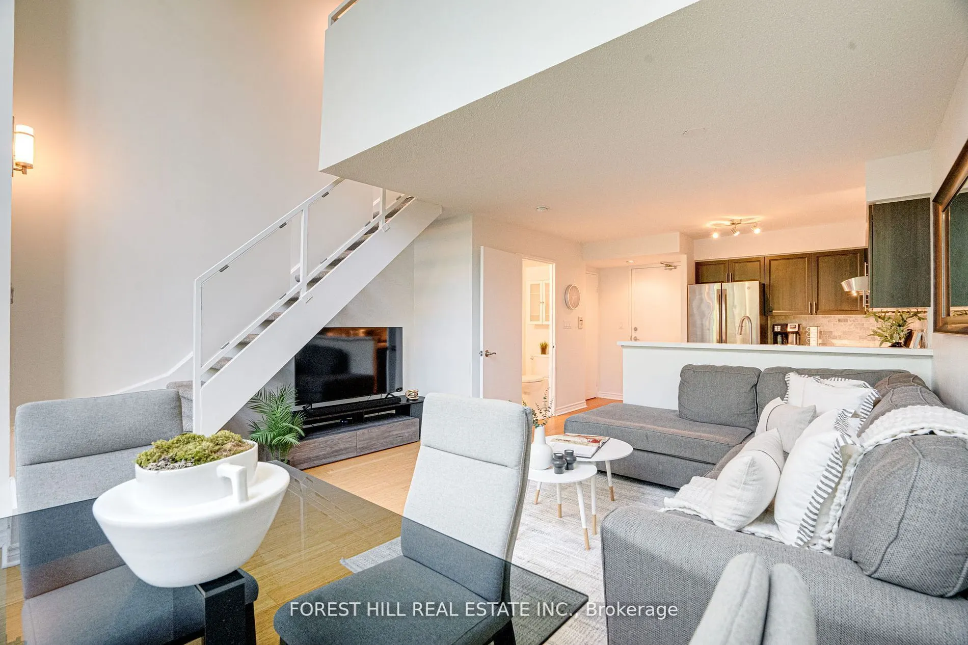 200 Manitoba Street #212