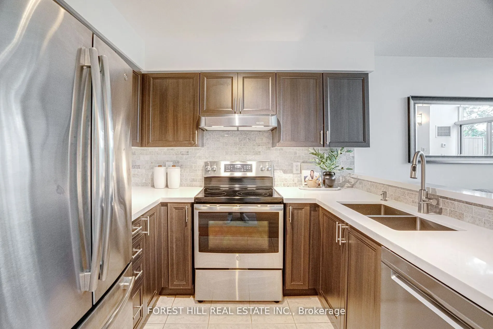 200 Manitoba Street #212