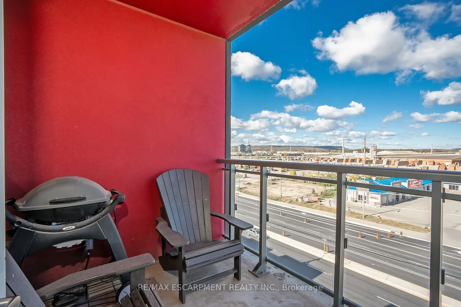 5240 DUNDAS Street #604