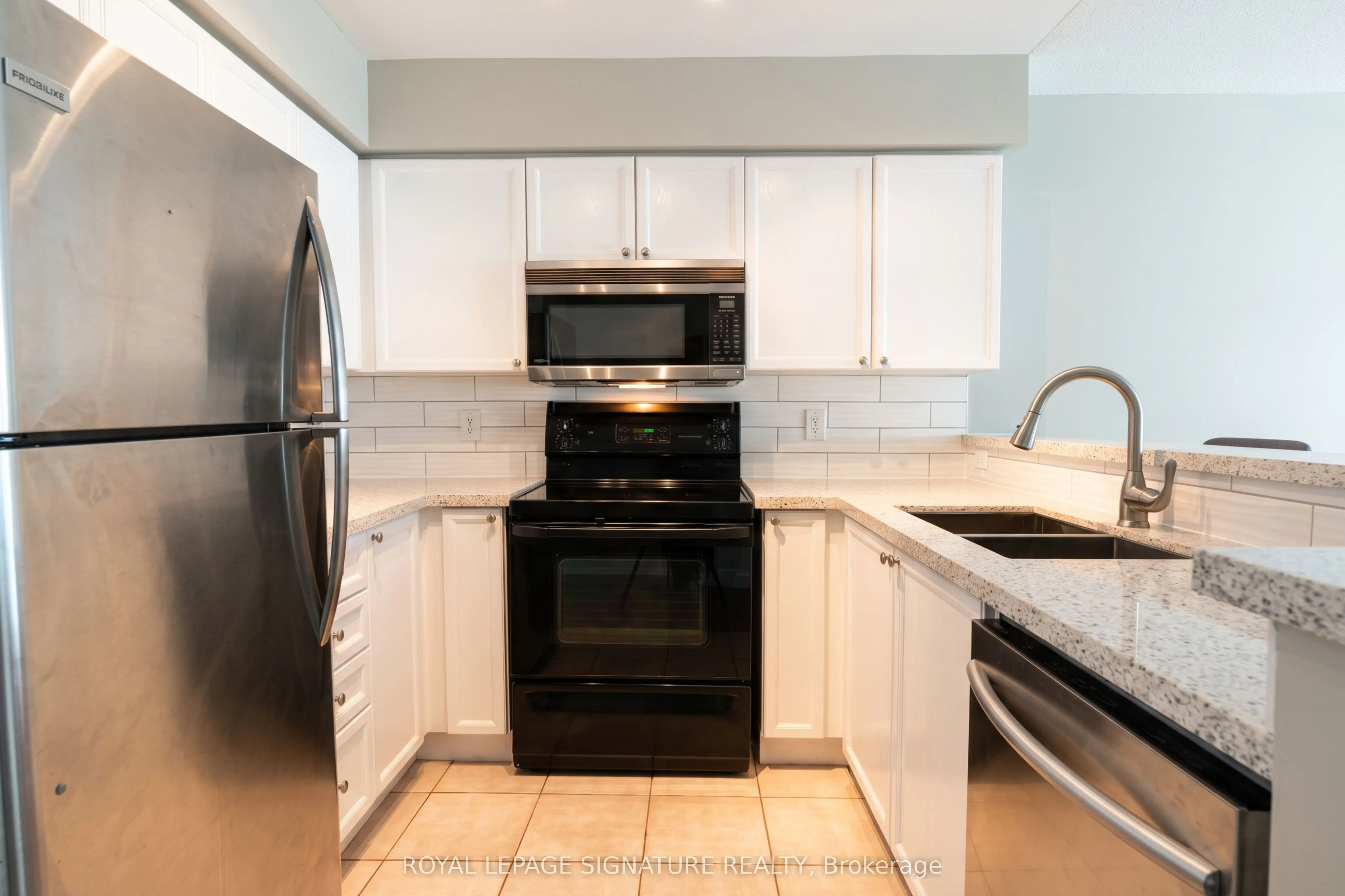 250 Manitoba Street #714
