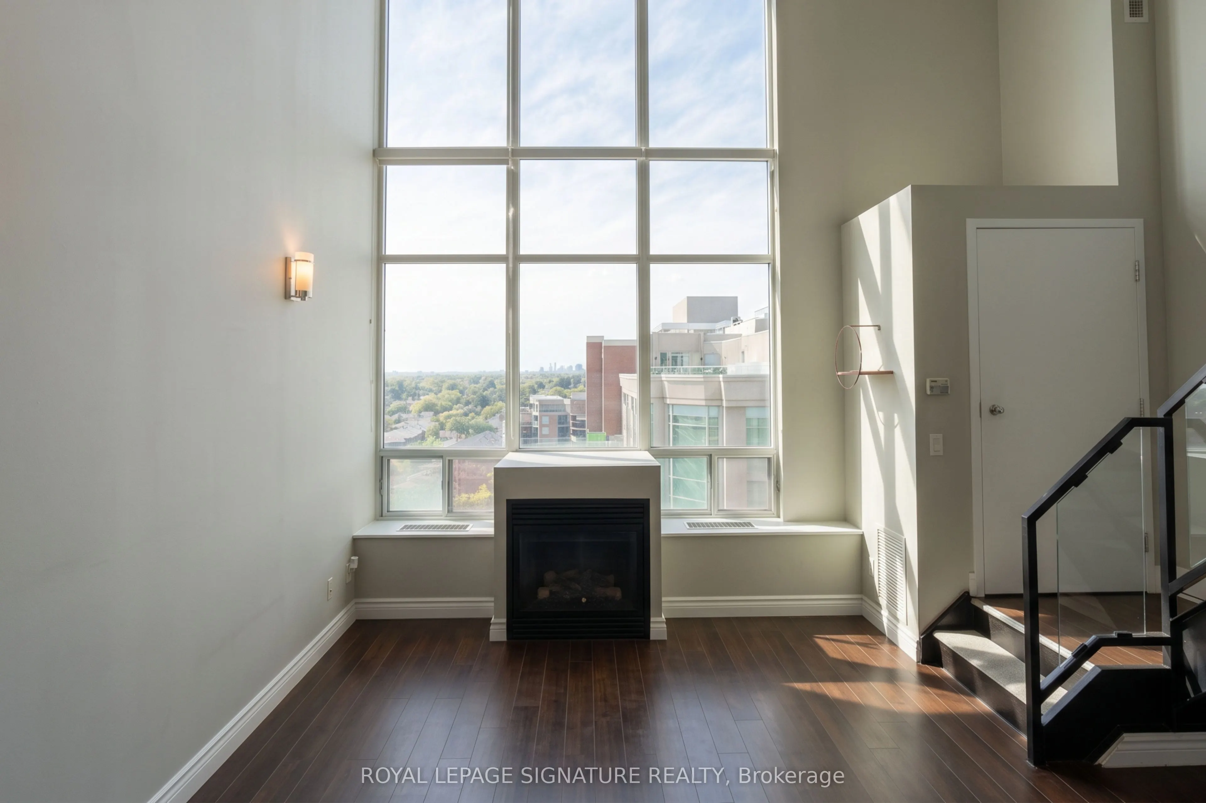 250 Manitoba Street #714