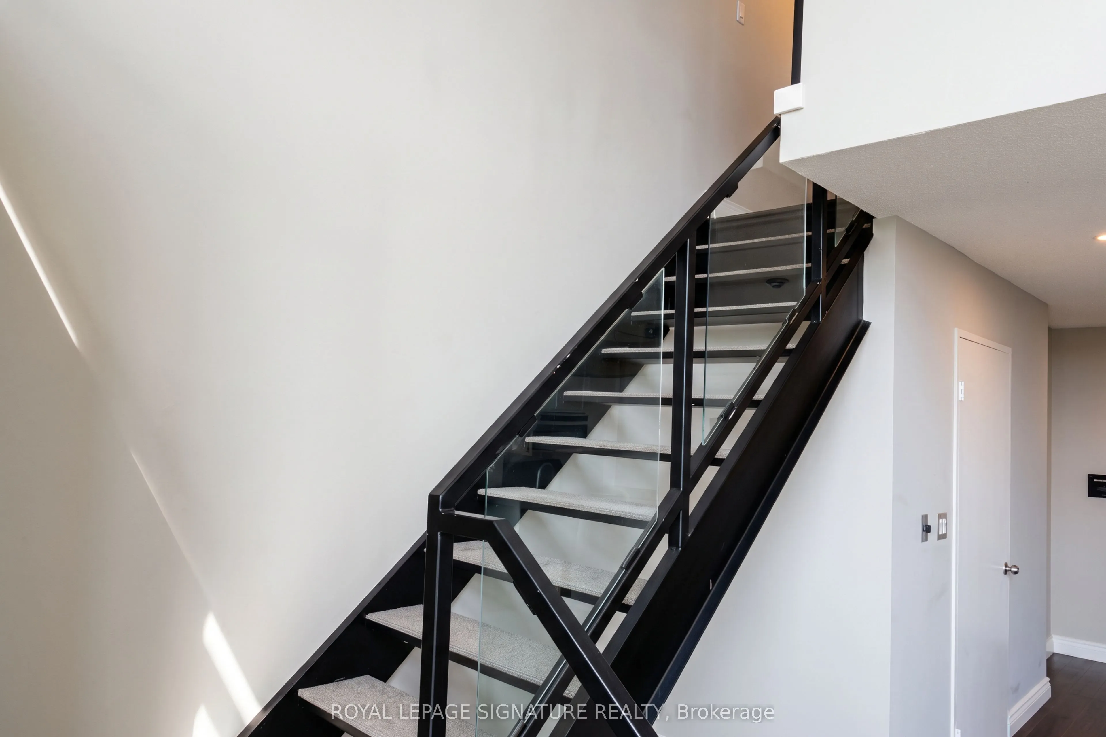 250 Manitoba Street #714