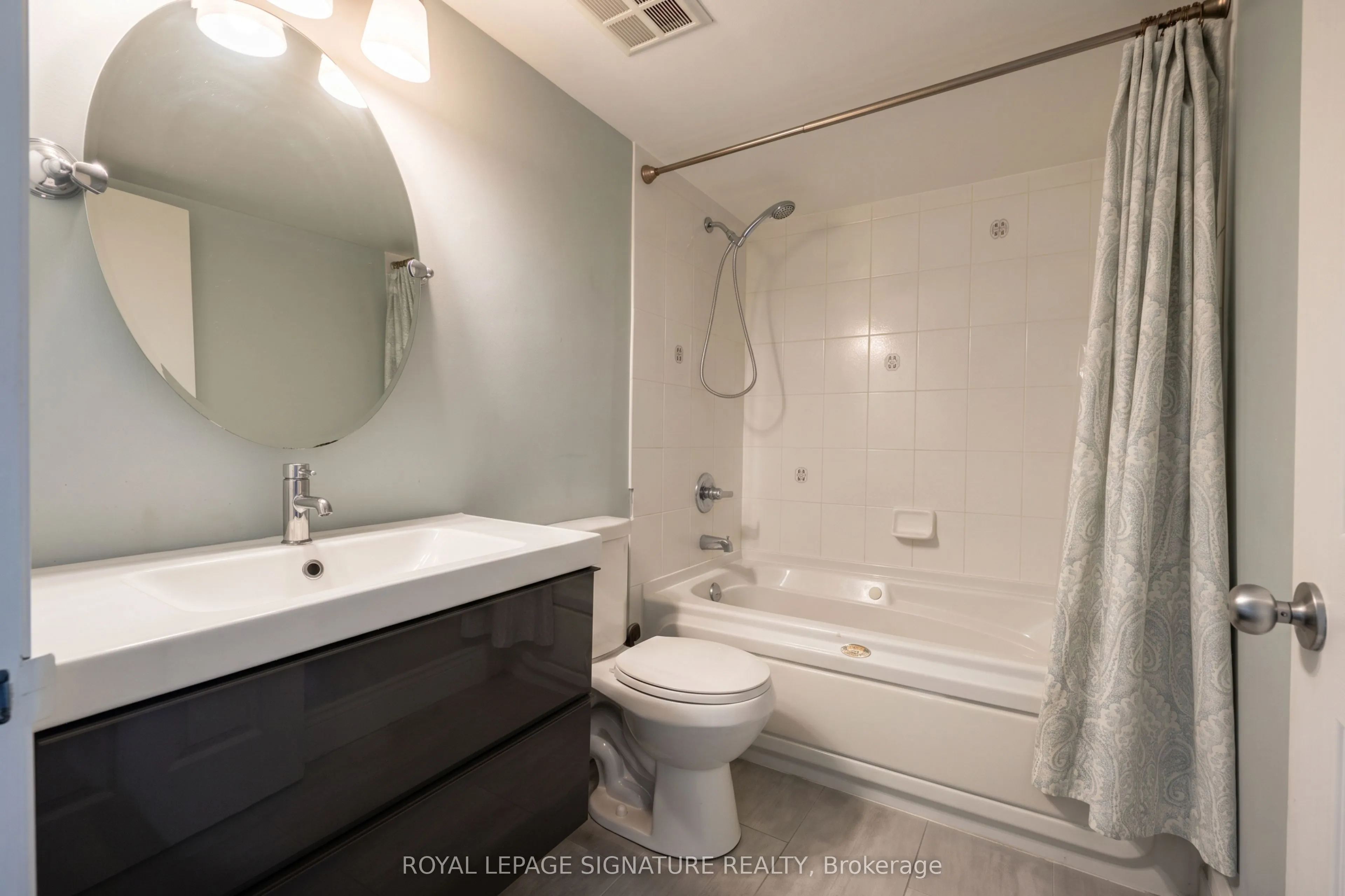 250 Manitoba Street #714