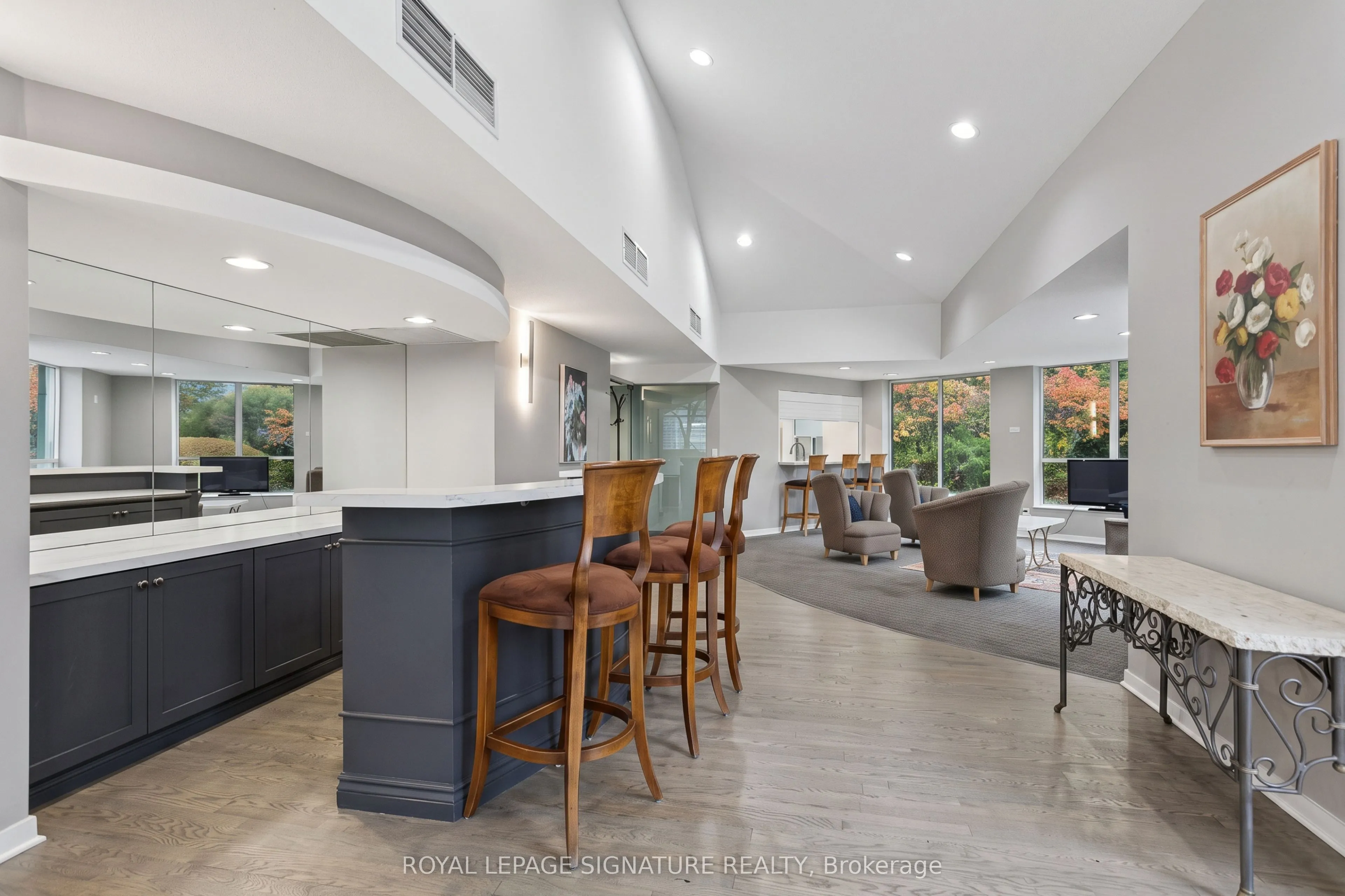 250 Manitoba Street #714