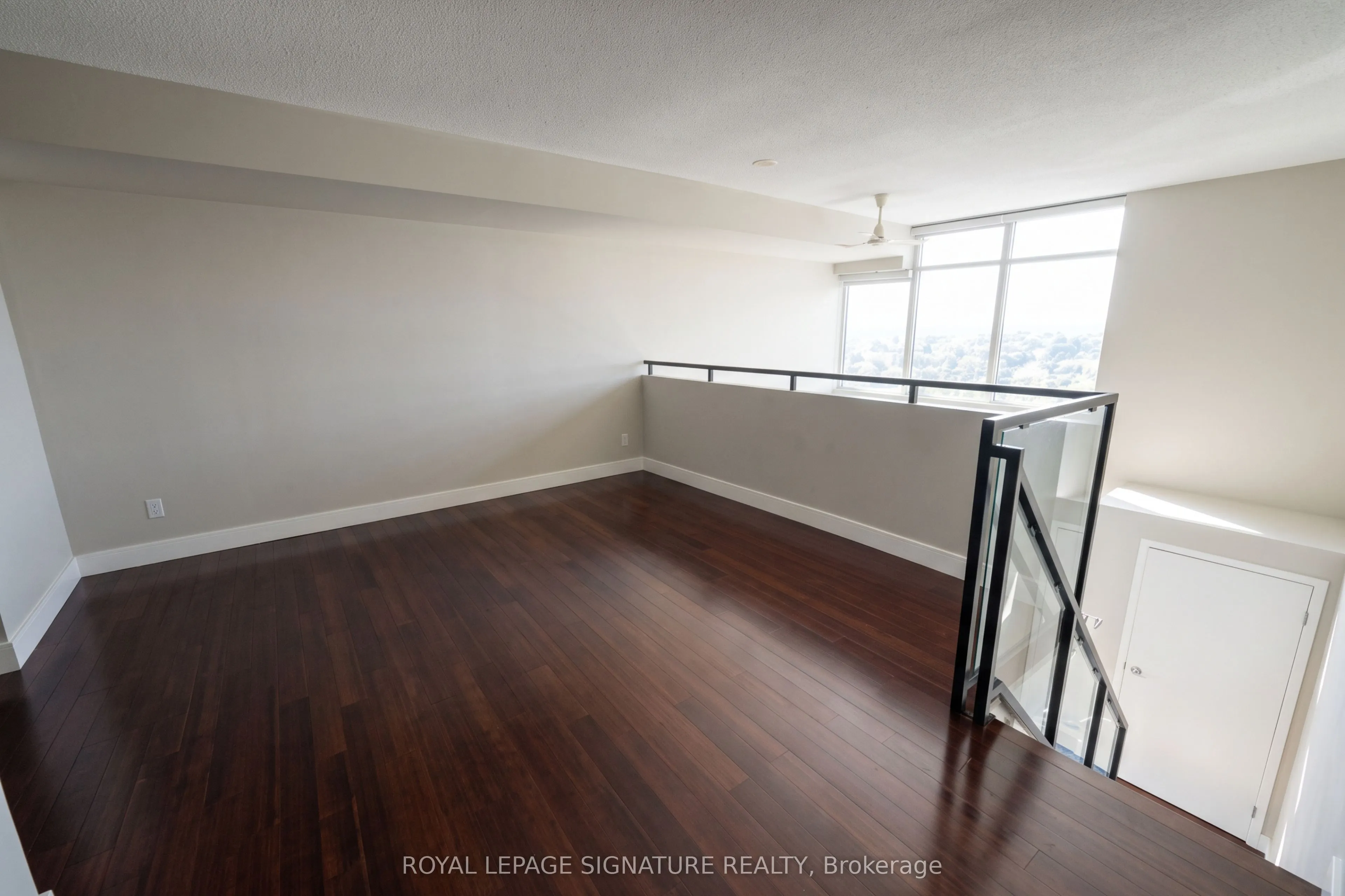 250 Manitoba Street #714