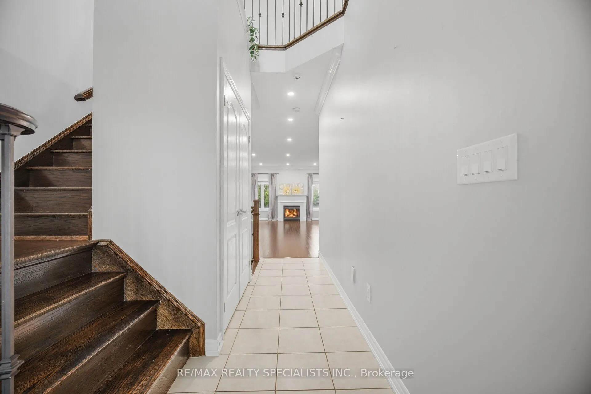 227 Minto Crescent
