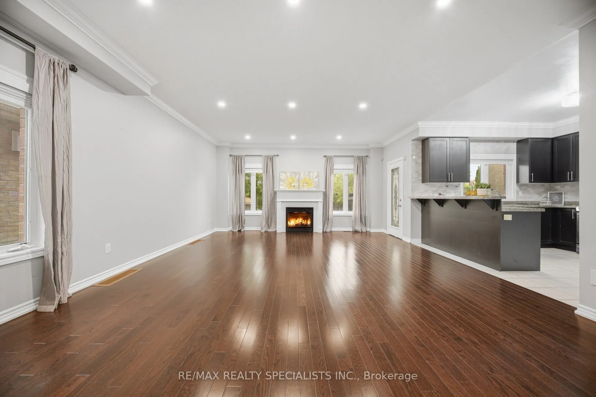 227 Minto Crescent