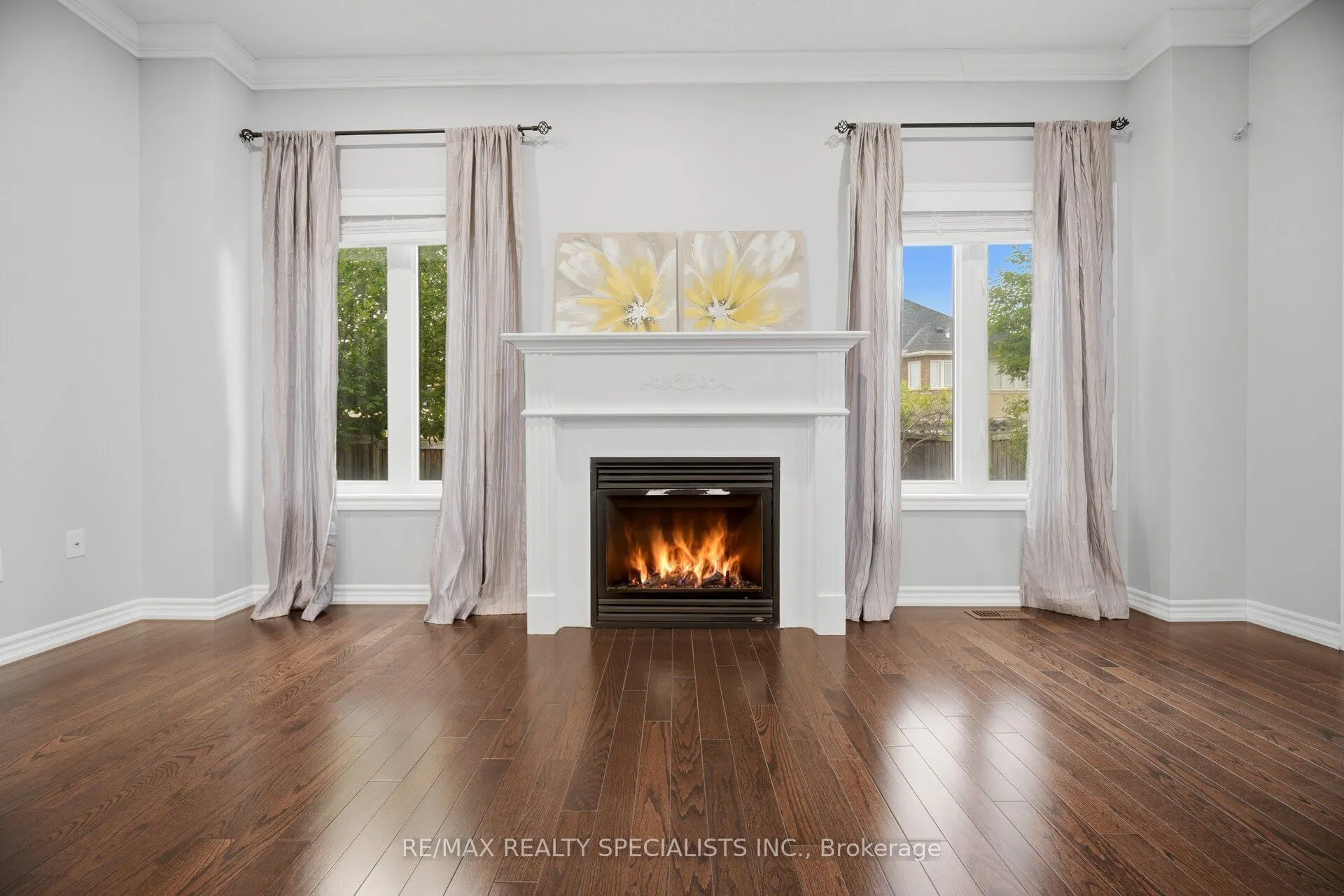 227 Minto Crescent