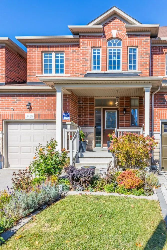 3428 Stoney Crescent
