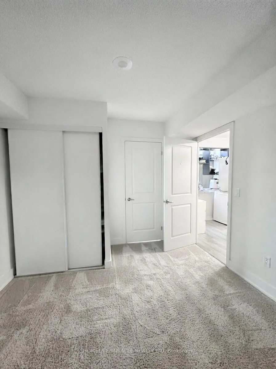 2 Eva Road #826