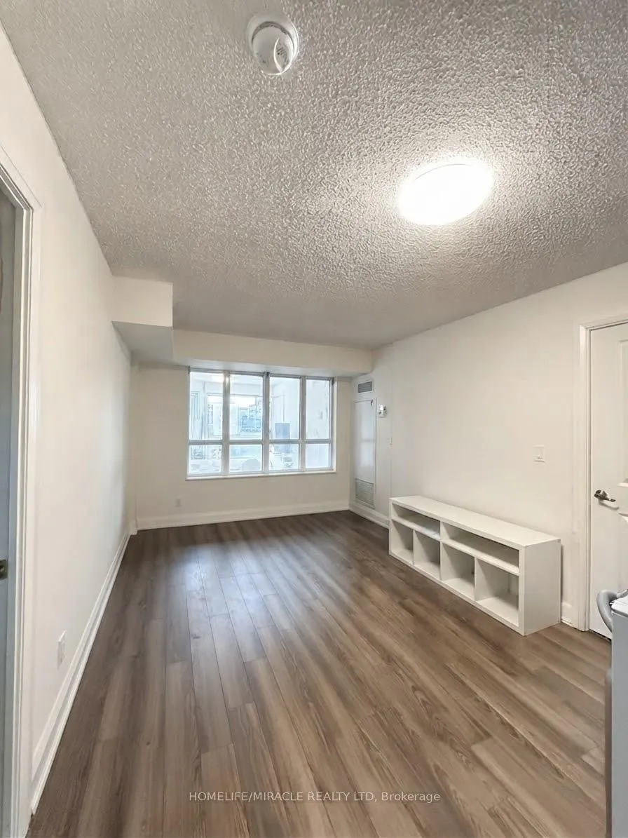 2 Eva Road #826