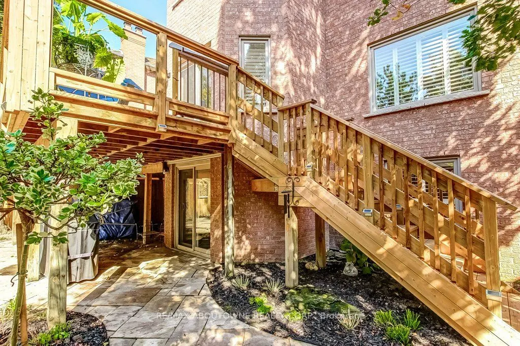 2080 Mckerlie Crescent