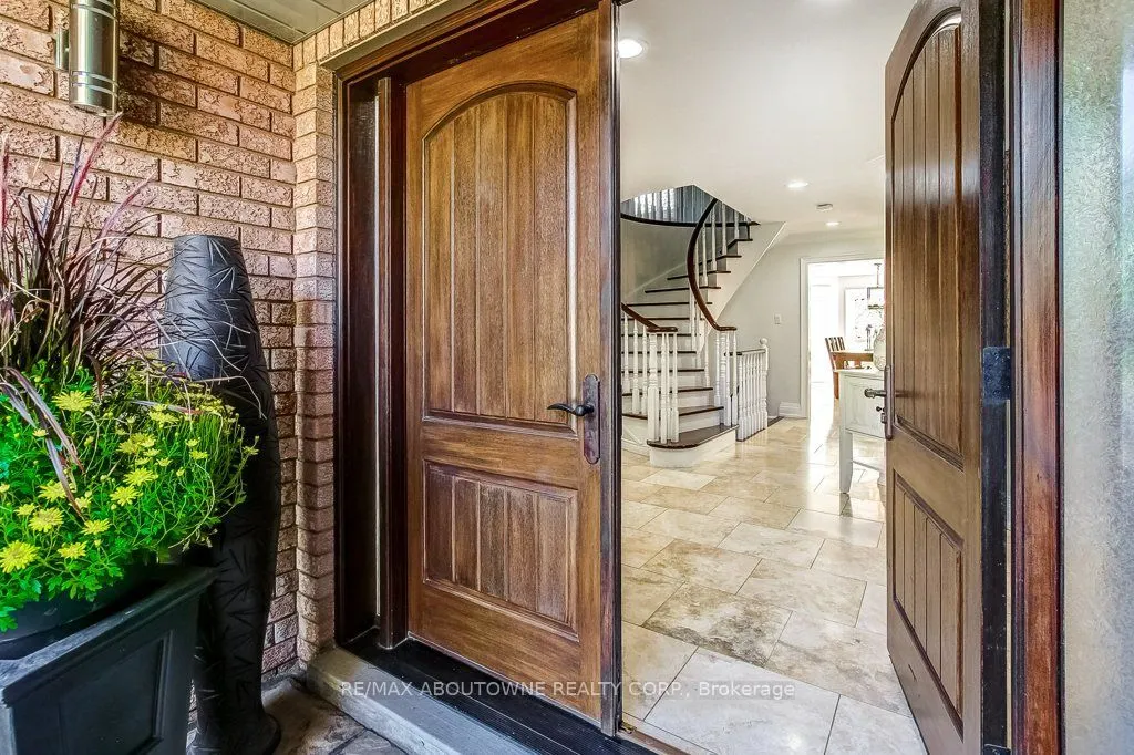 2080 Mckerlie Crescent