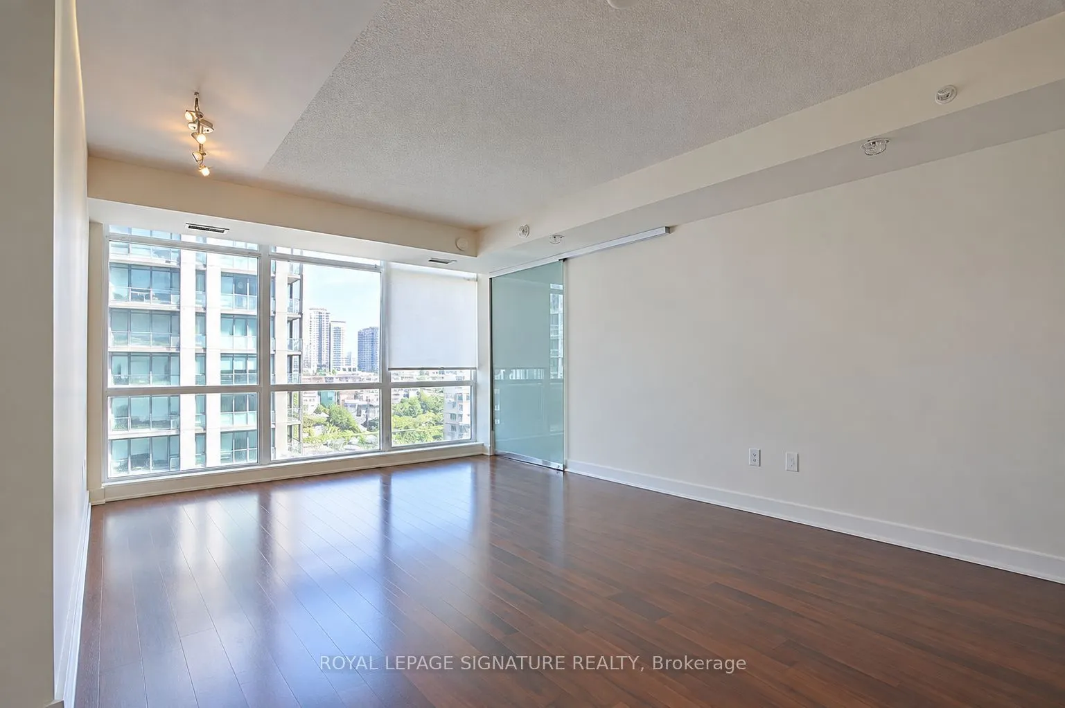 20 Joe Shuster Way #712
