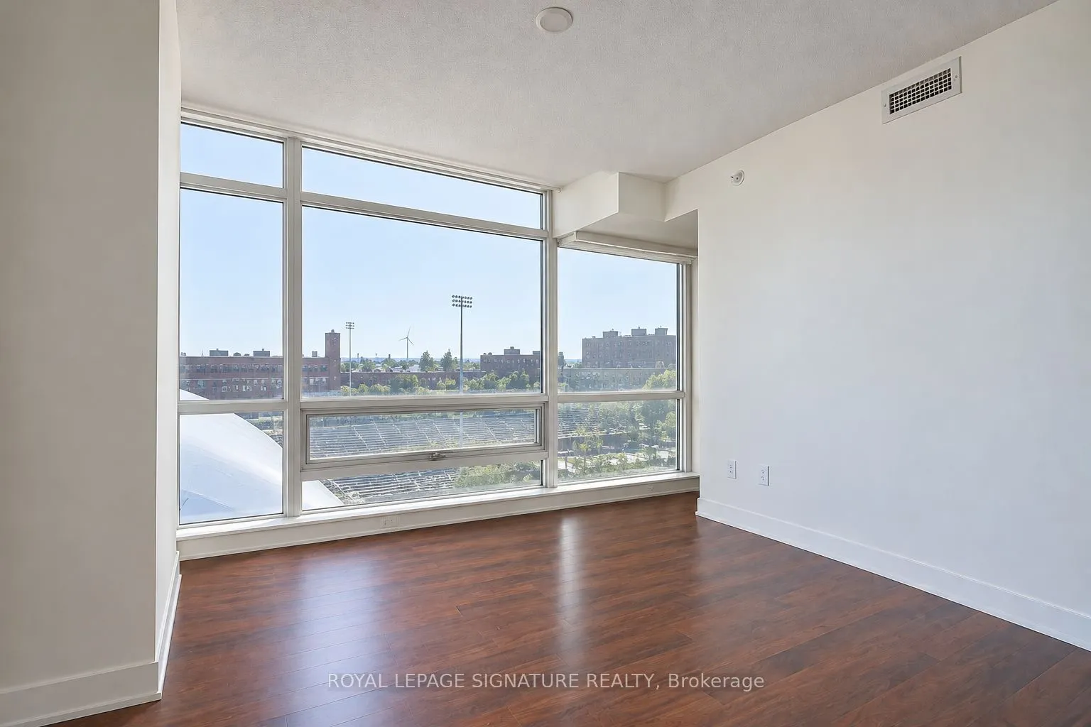 20 Joe Shuster Way #712