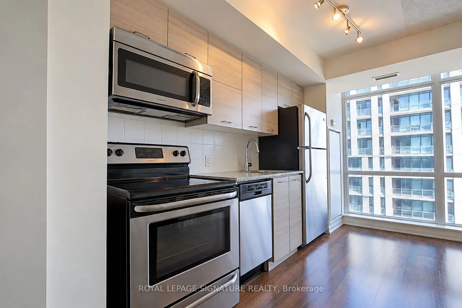 20 Joe Shuster Way #712