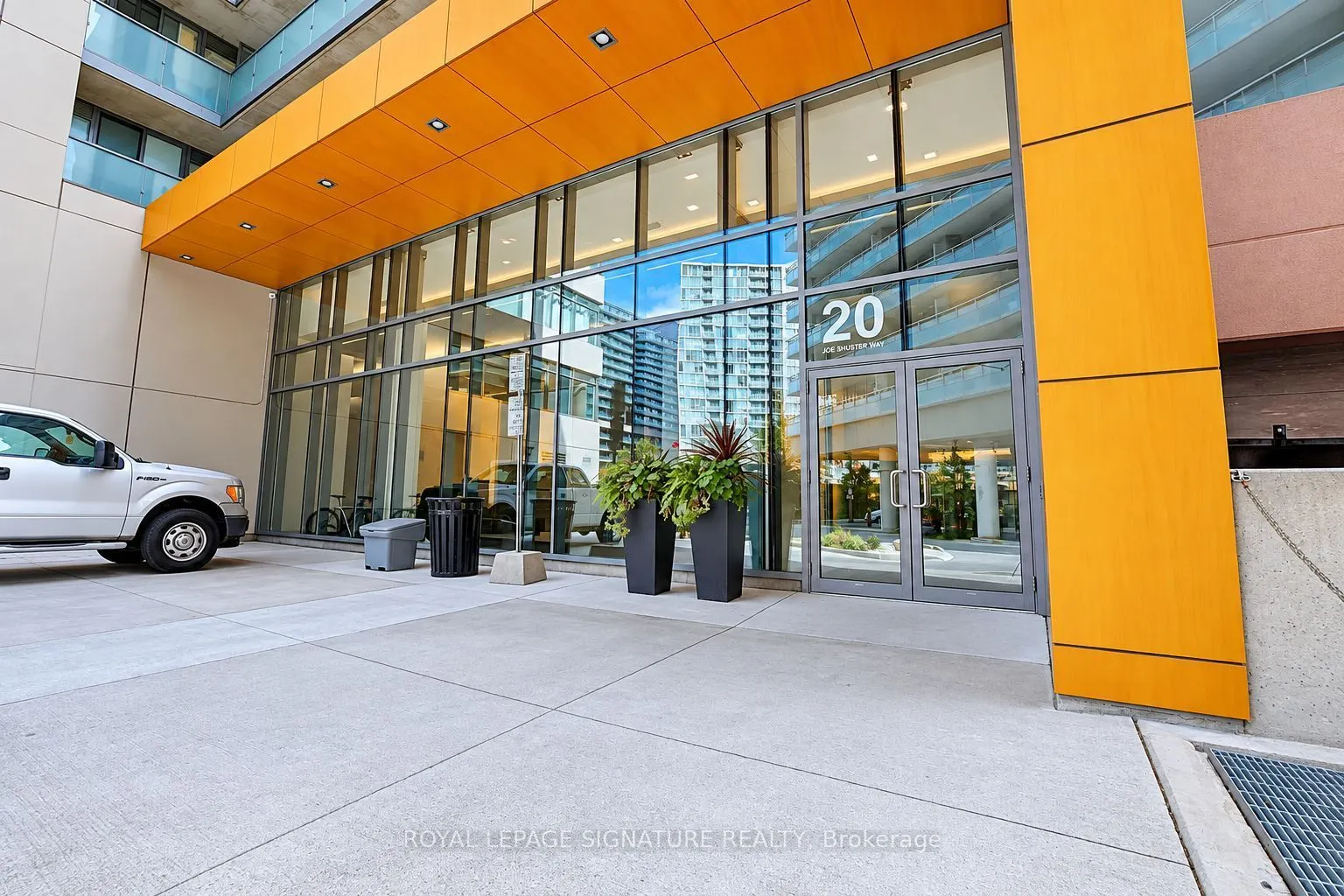 20 Joe Shuster Way #712