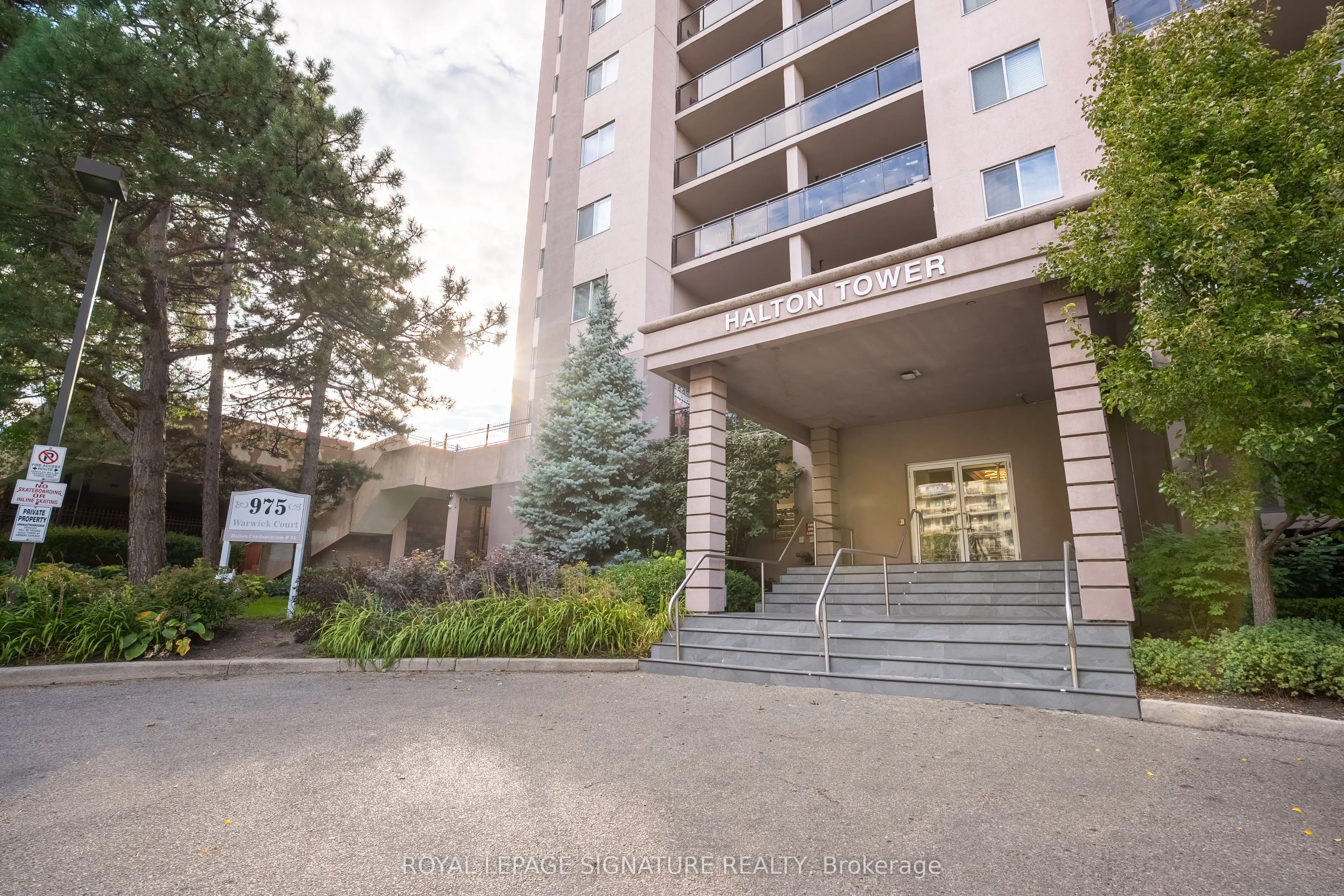 975 Warwick Court #1608