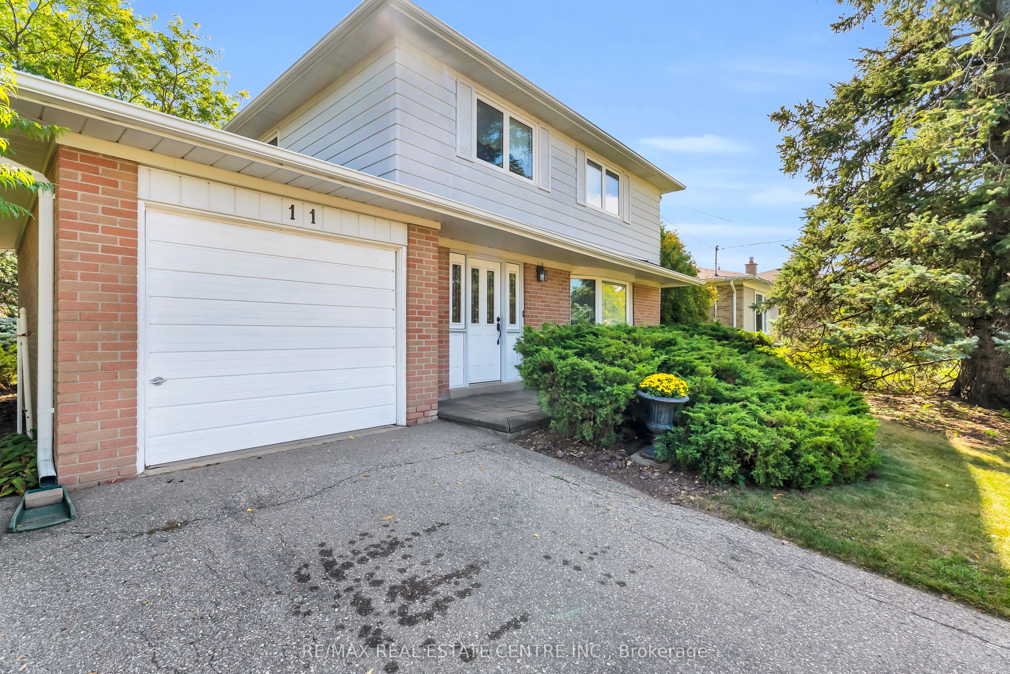 11 Dawson Crescent