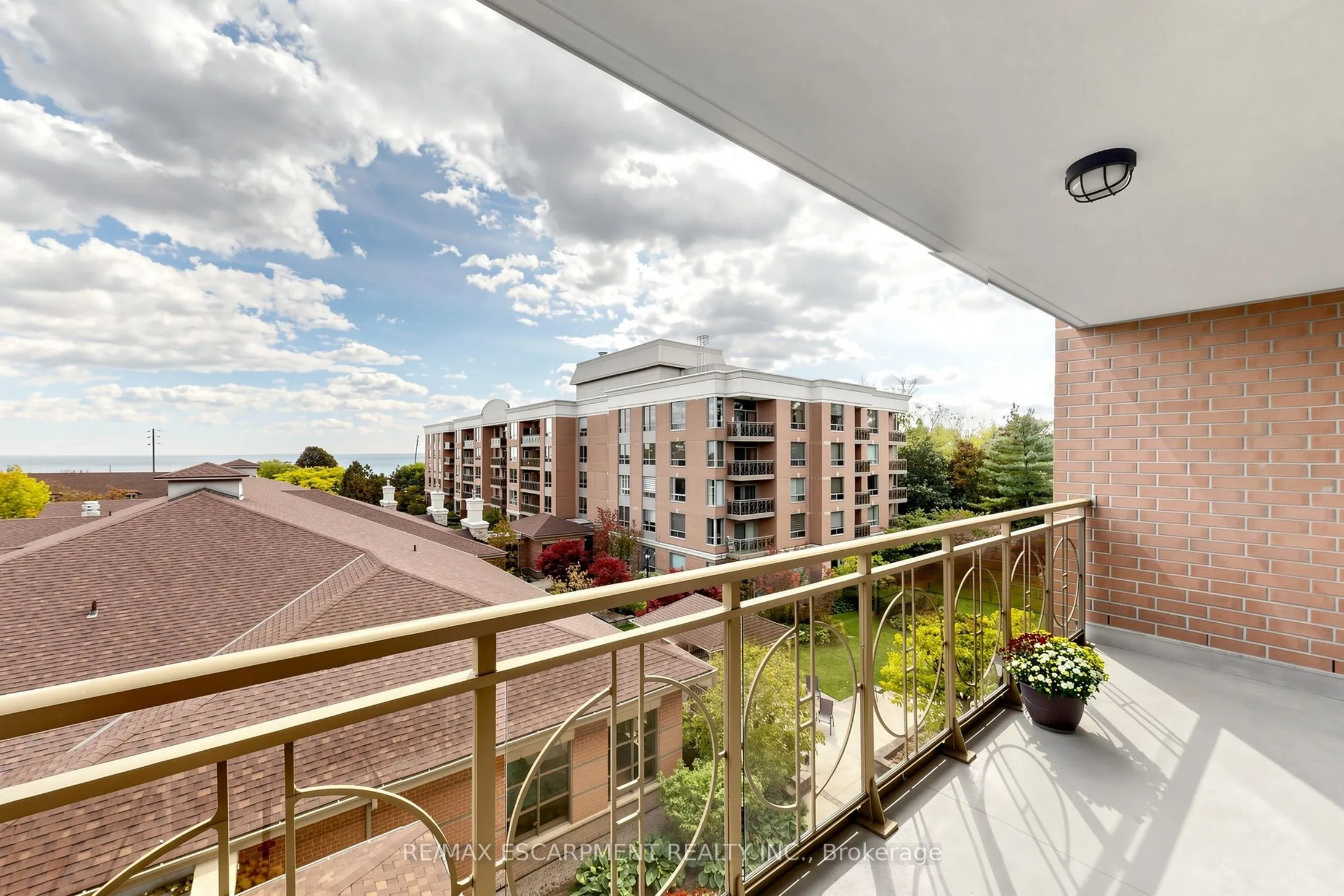 100 Burloak Drive #2416