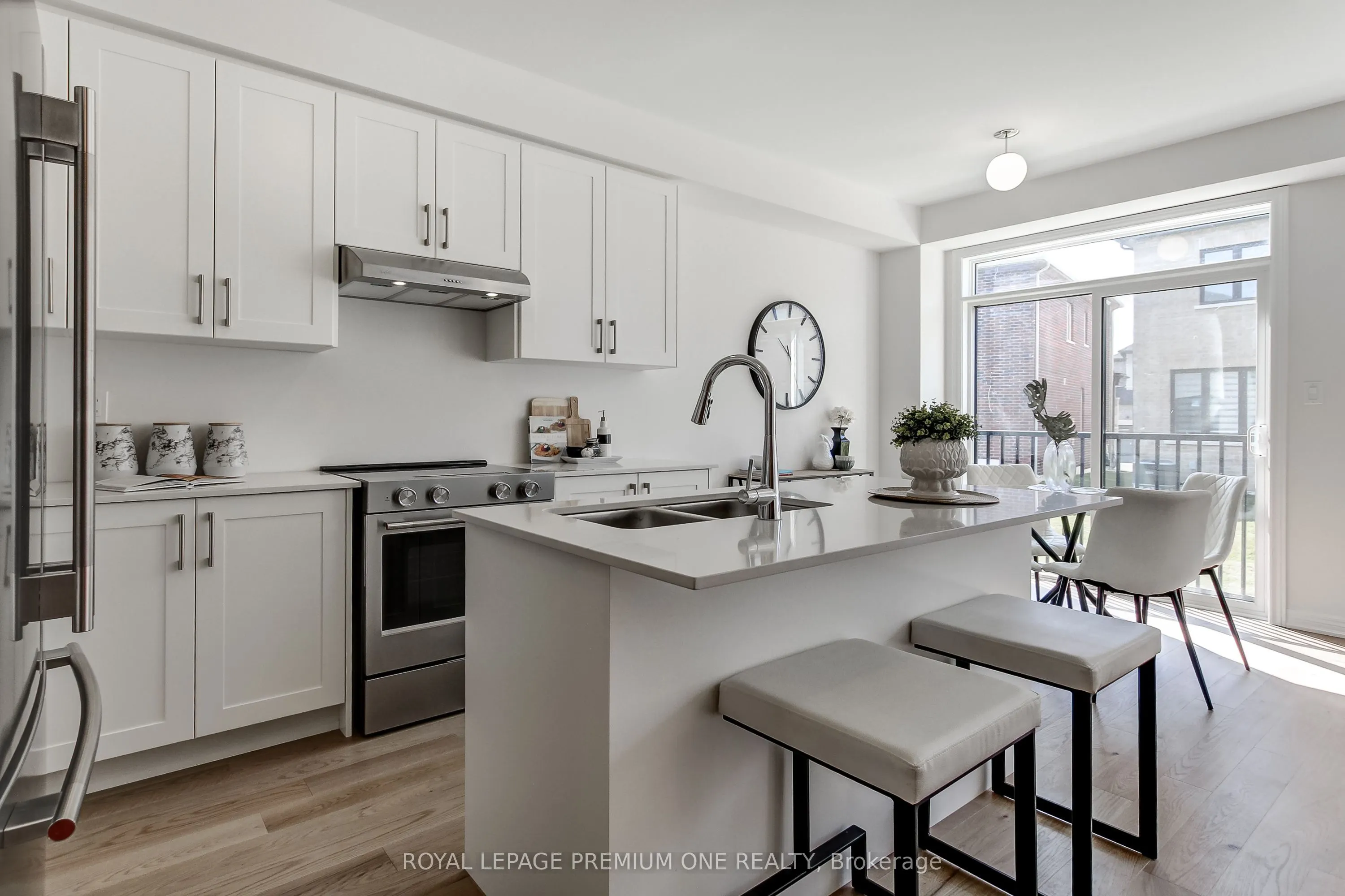 393 Kennedy Circle W