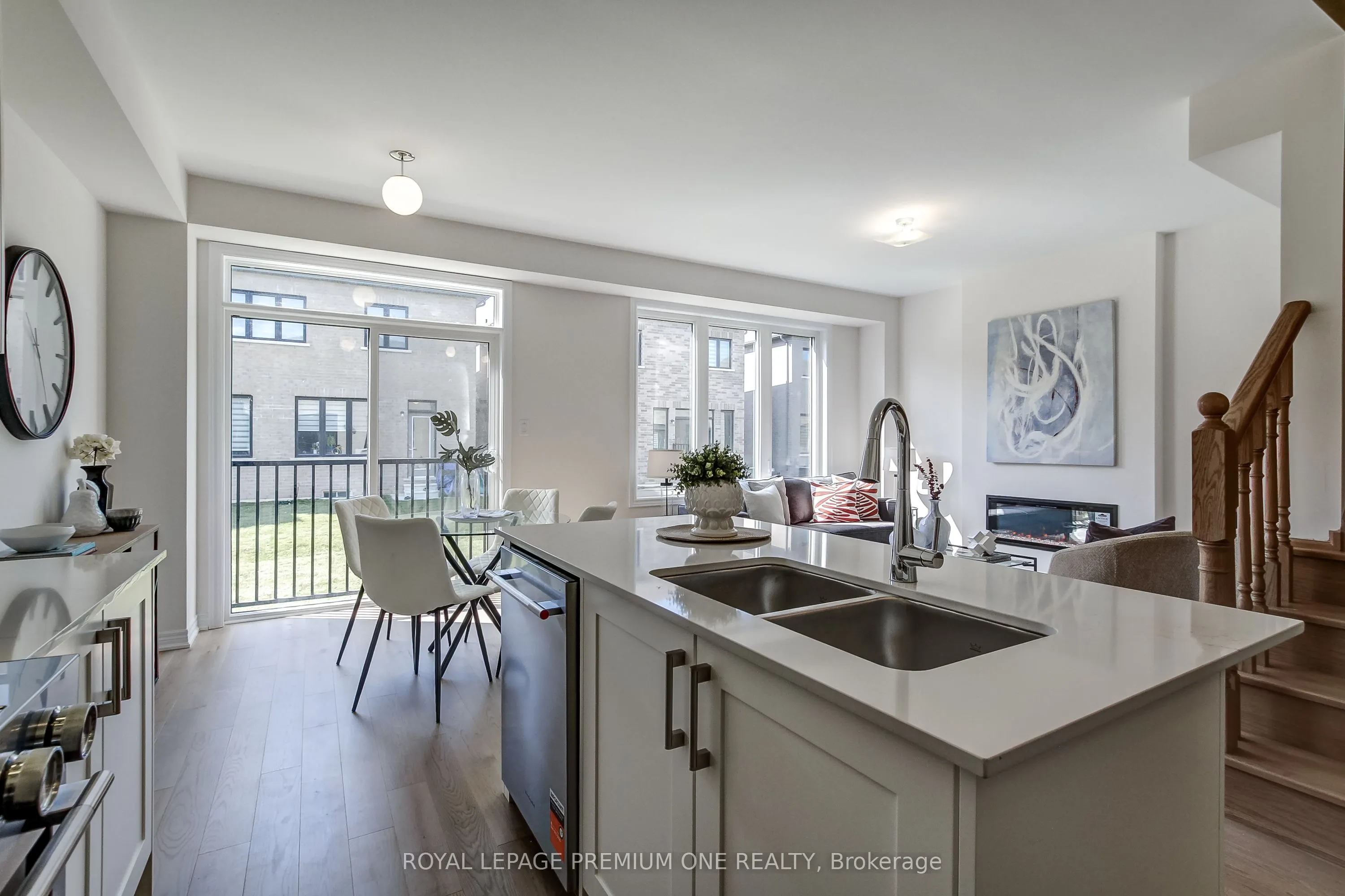 393 Kennedy Circle W