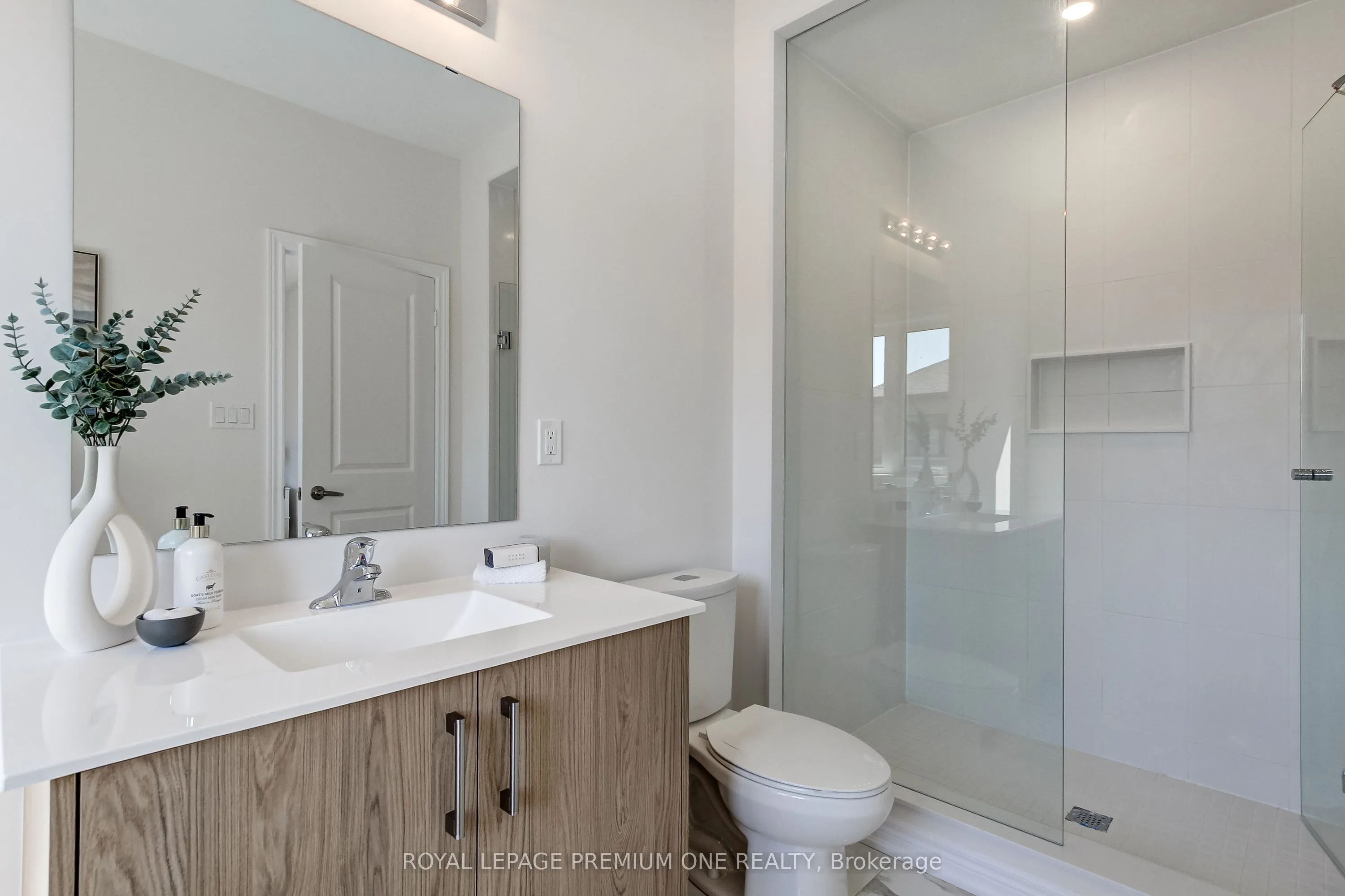 393 Kennedy Circle W
