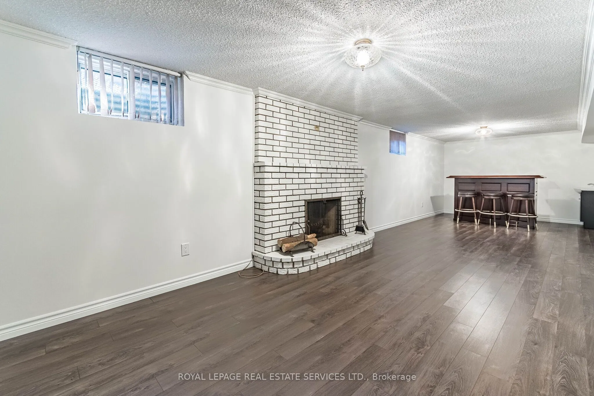 213 The Kingsway