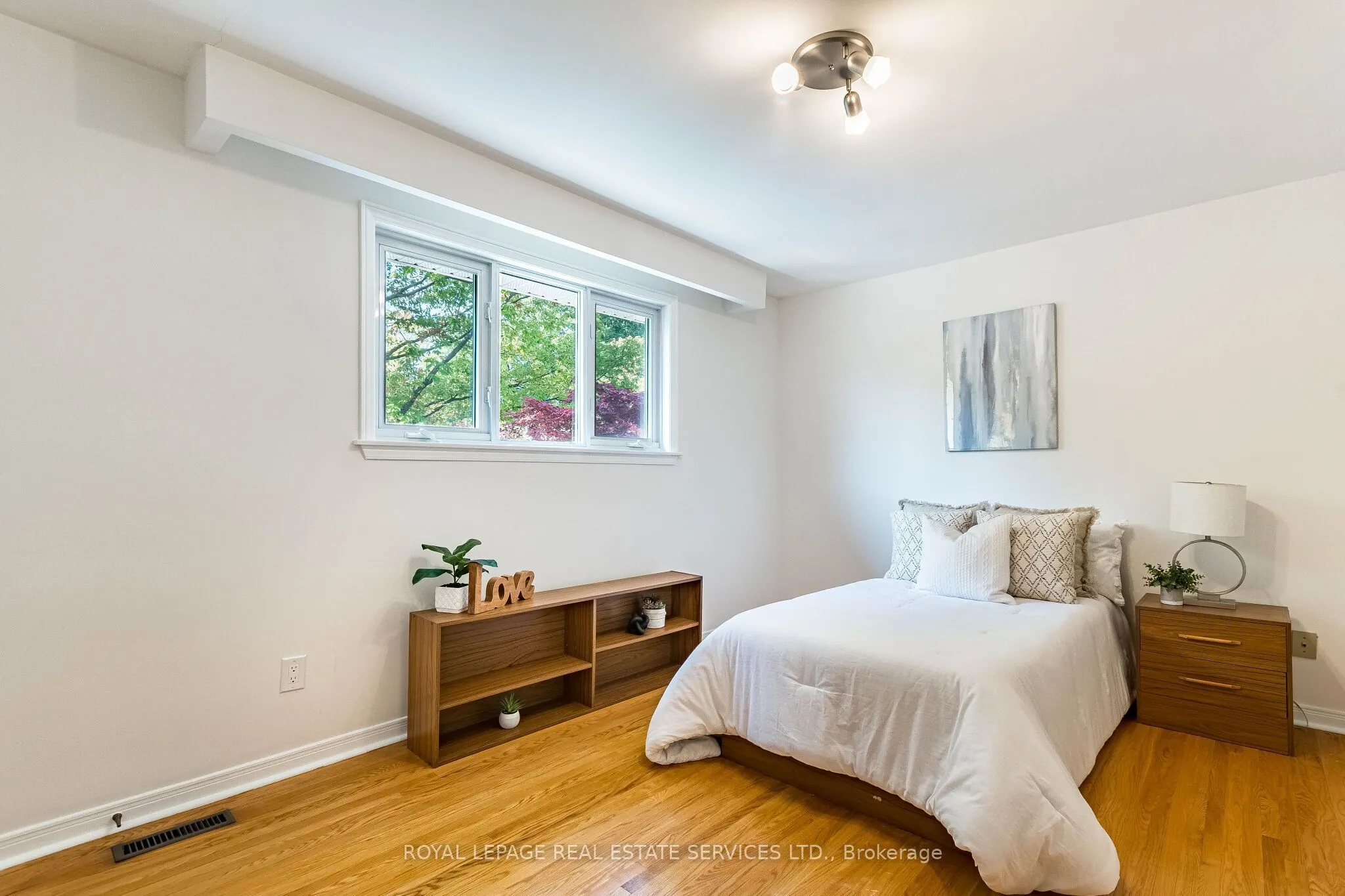 213 The Kingsway