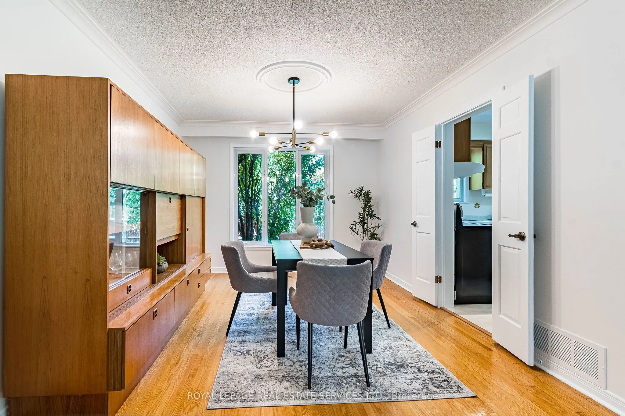 213 The Kingsway
