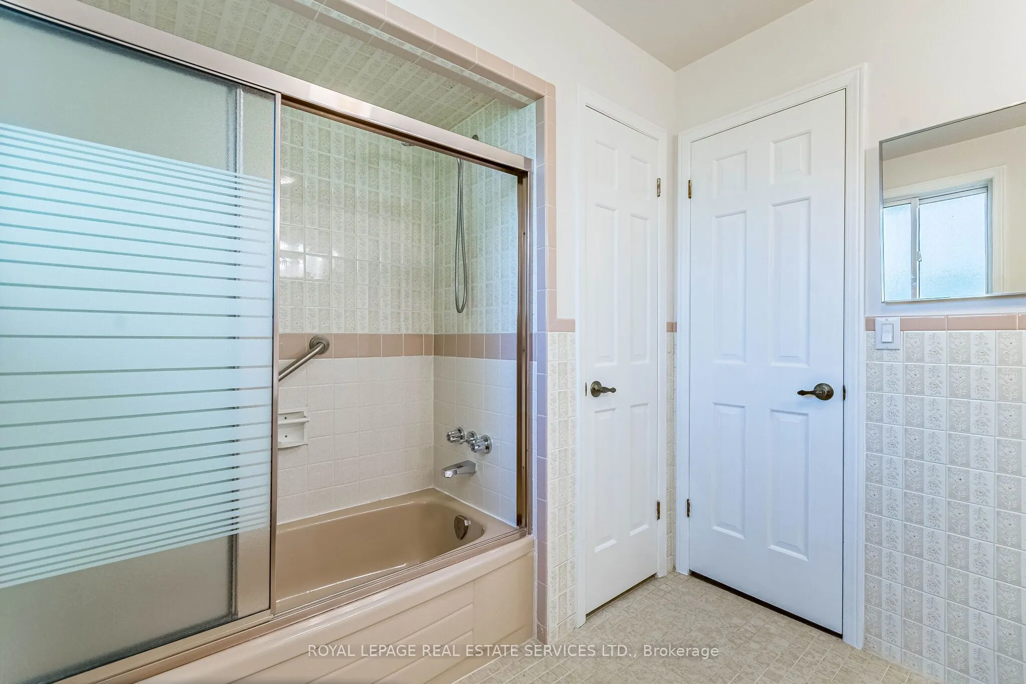 213 The Kingsway