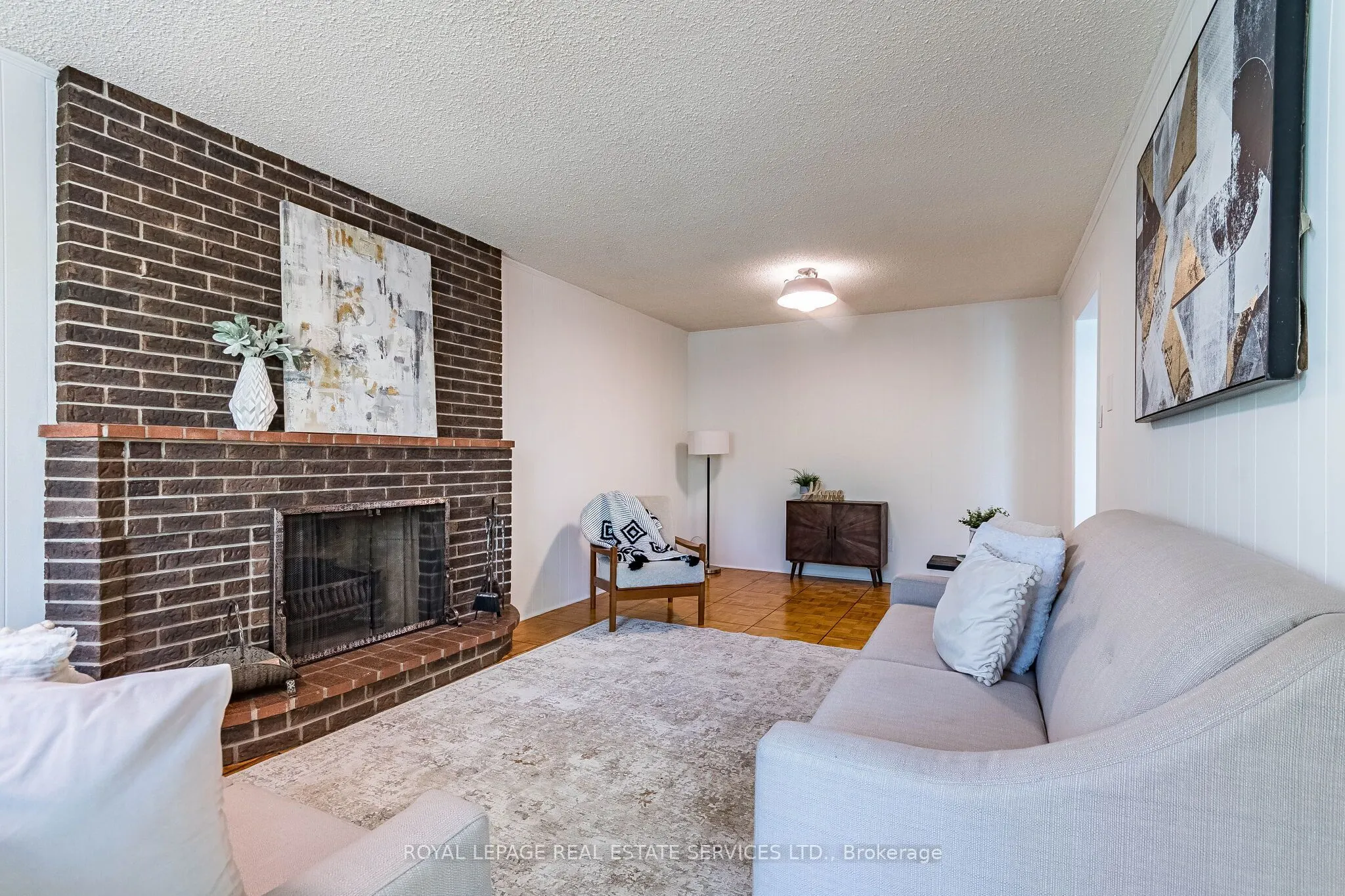 213 The Kingsway