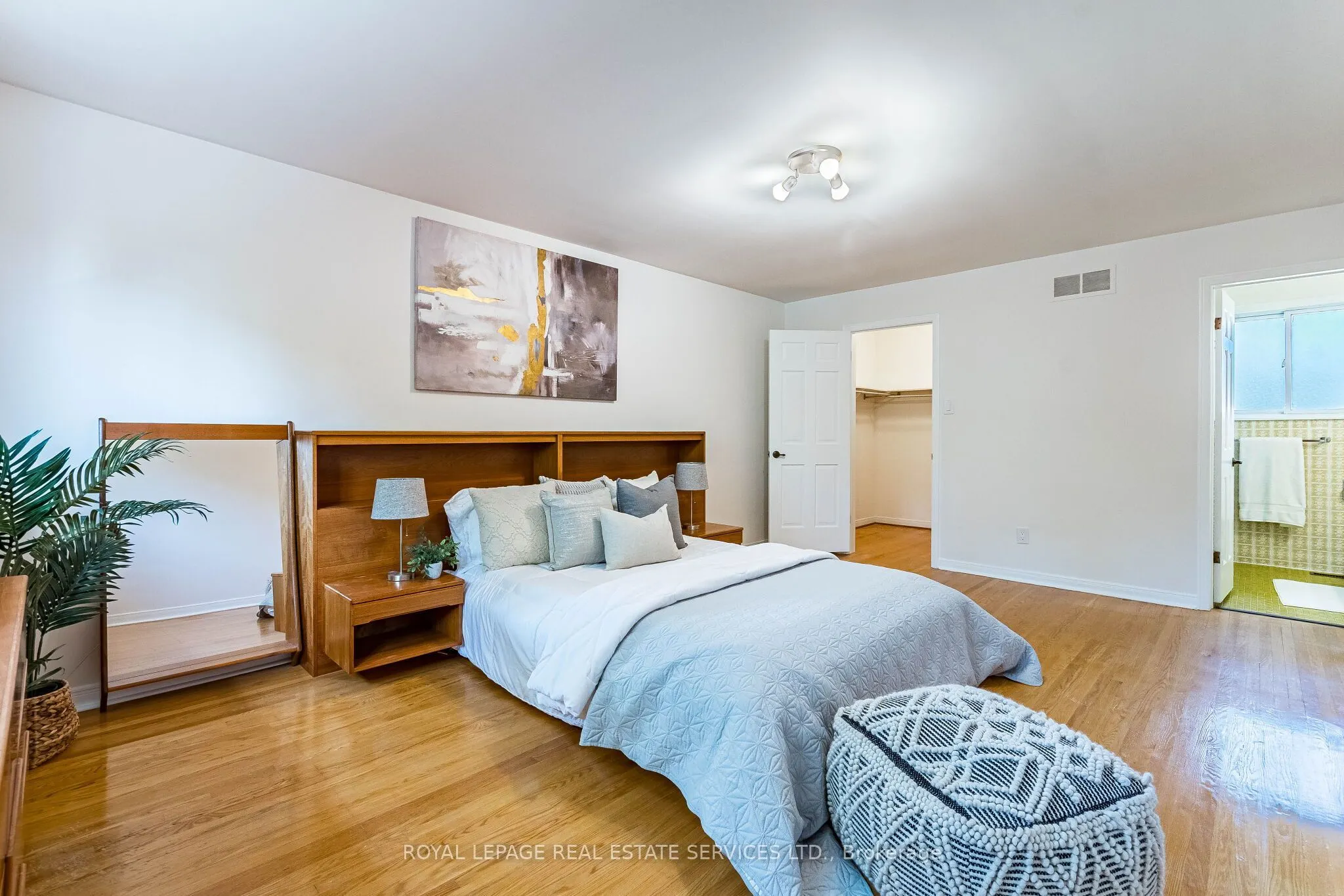 213 The Kingsway