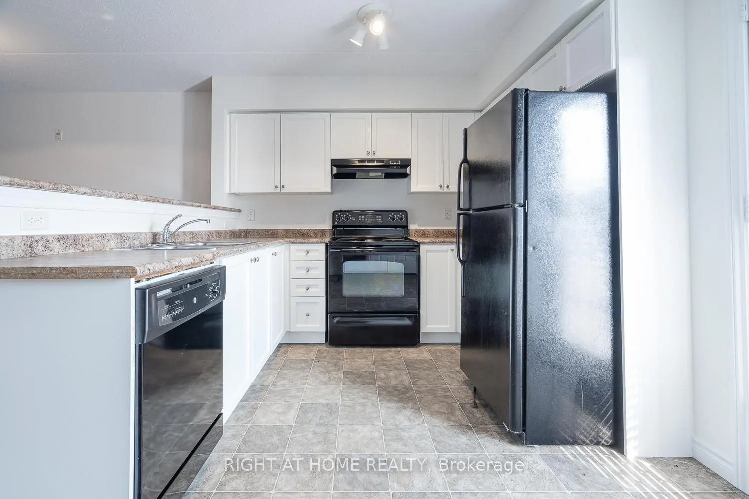 1471 Maple Avenue #302