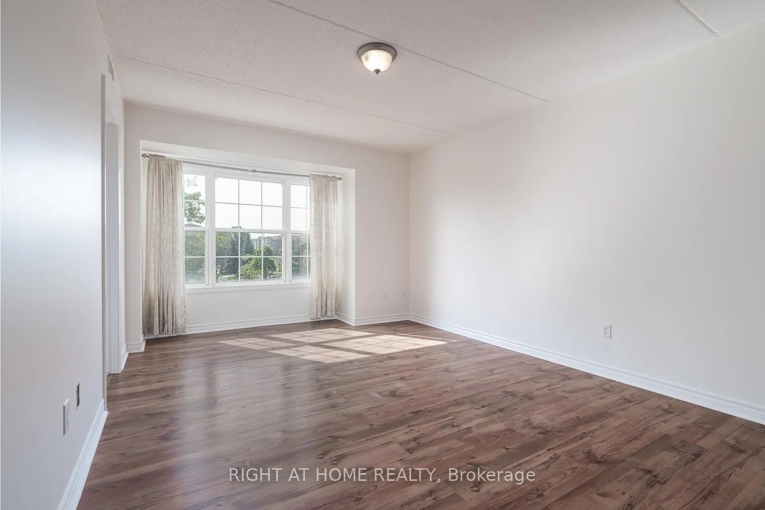 1471 Maple Avenue #302