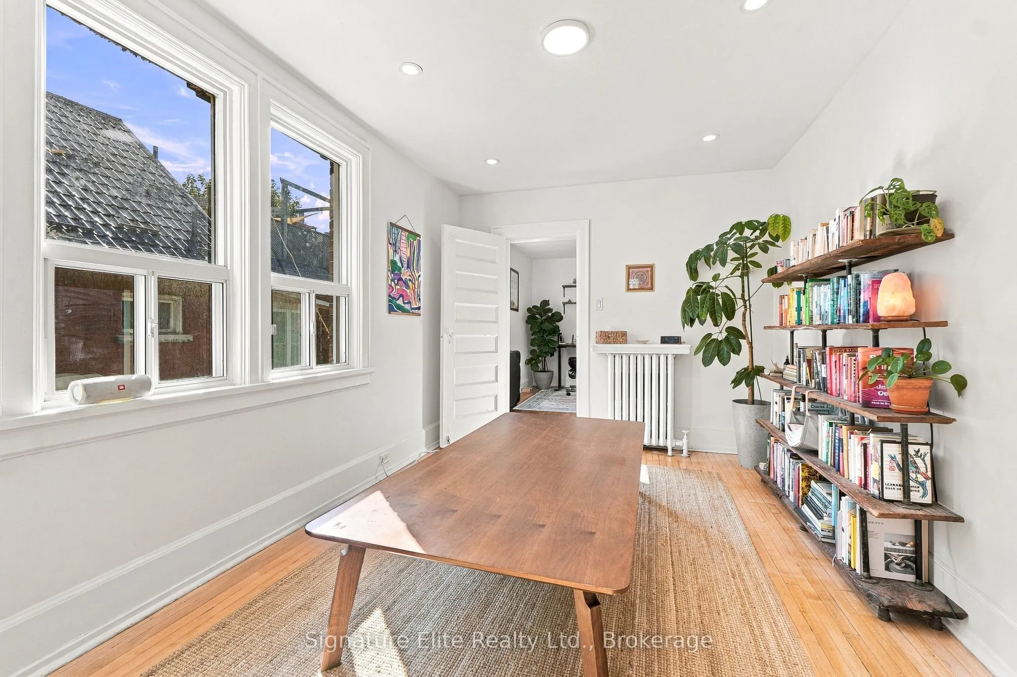 272 Roncesvalles Avenue