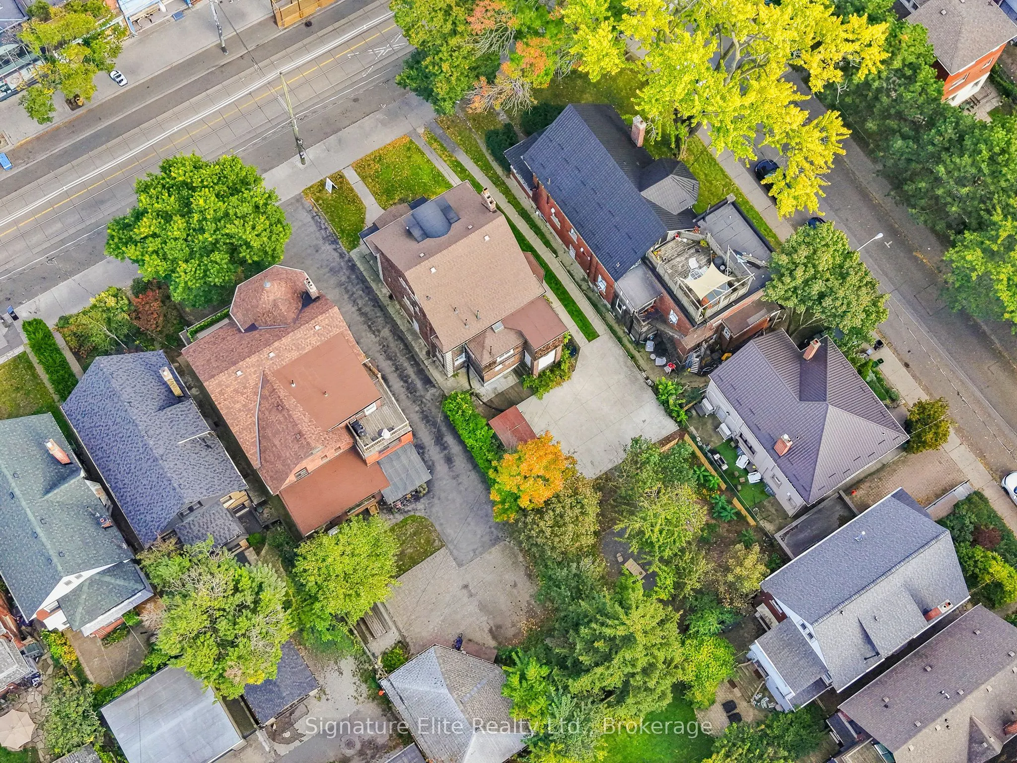 272 Roncesvalles Avenue