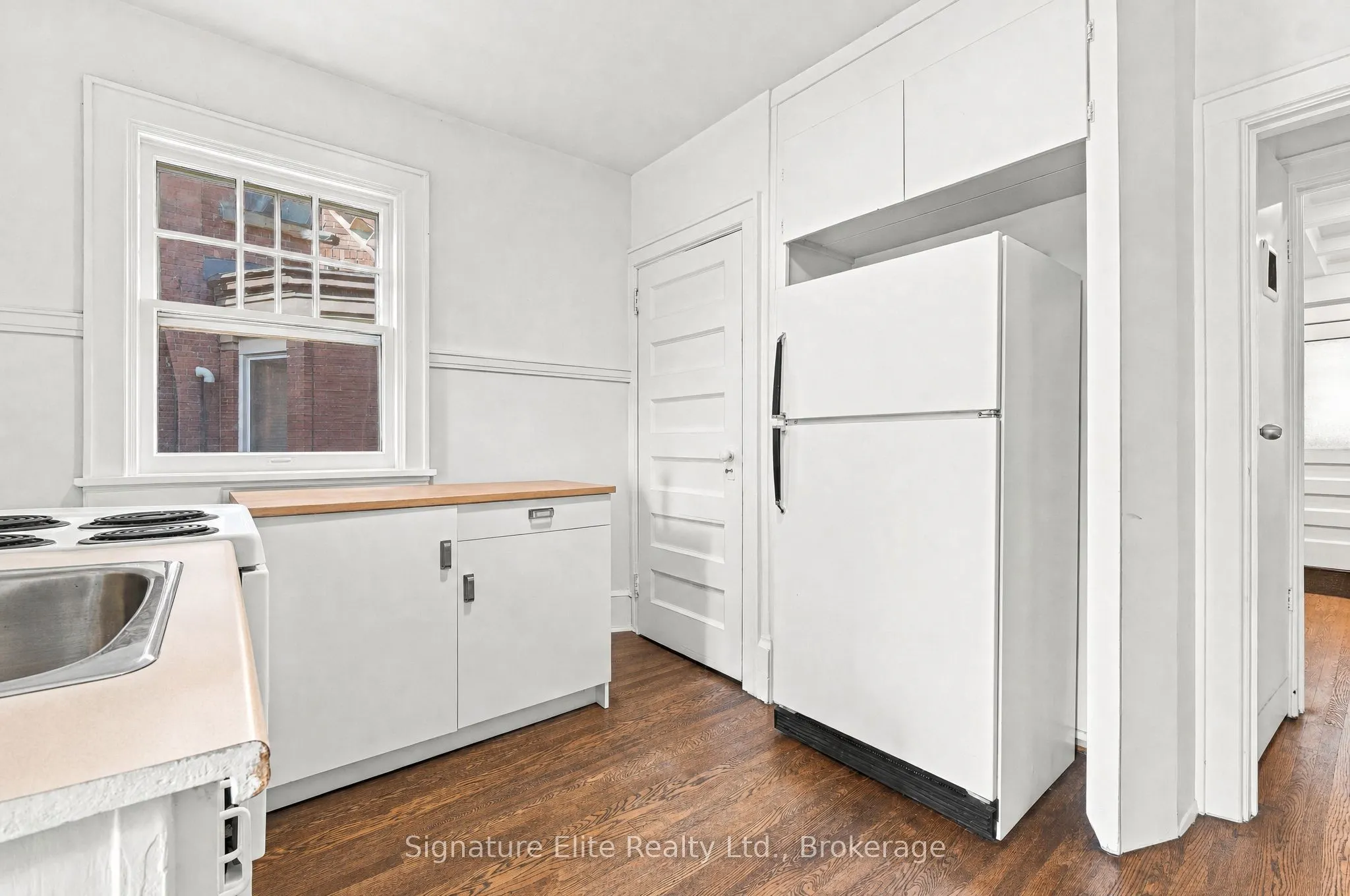 272 Roncesvalles Avenue