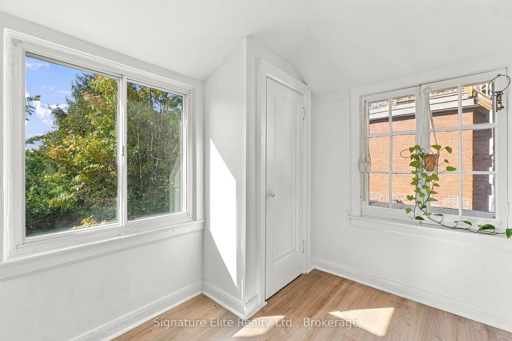 272 Roncesvalles Avenue