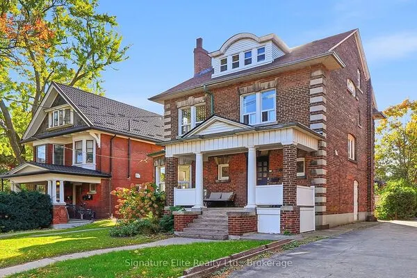 272 Roncesvalles Avenue