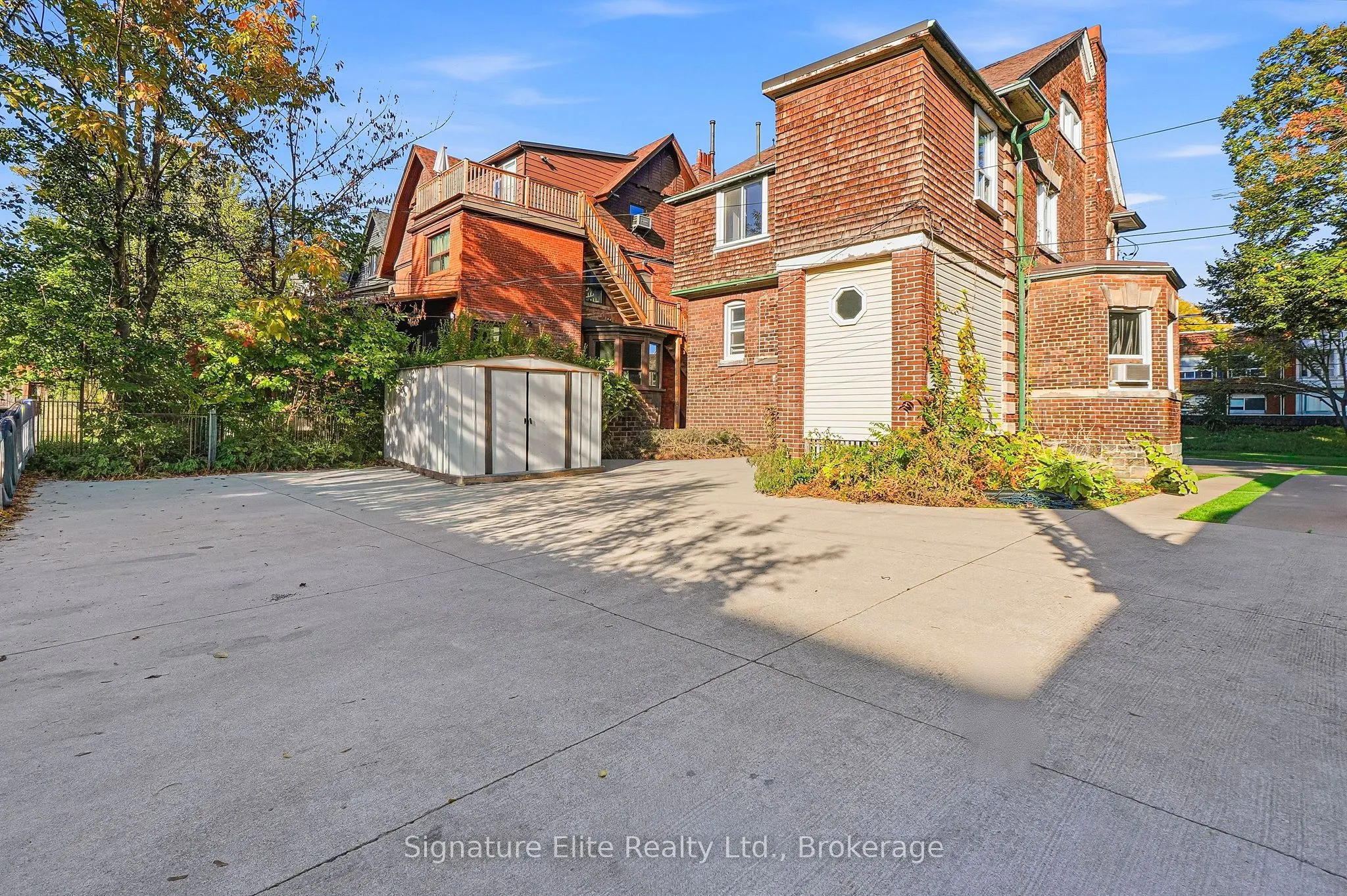 272 Roncesvalles Avenue