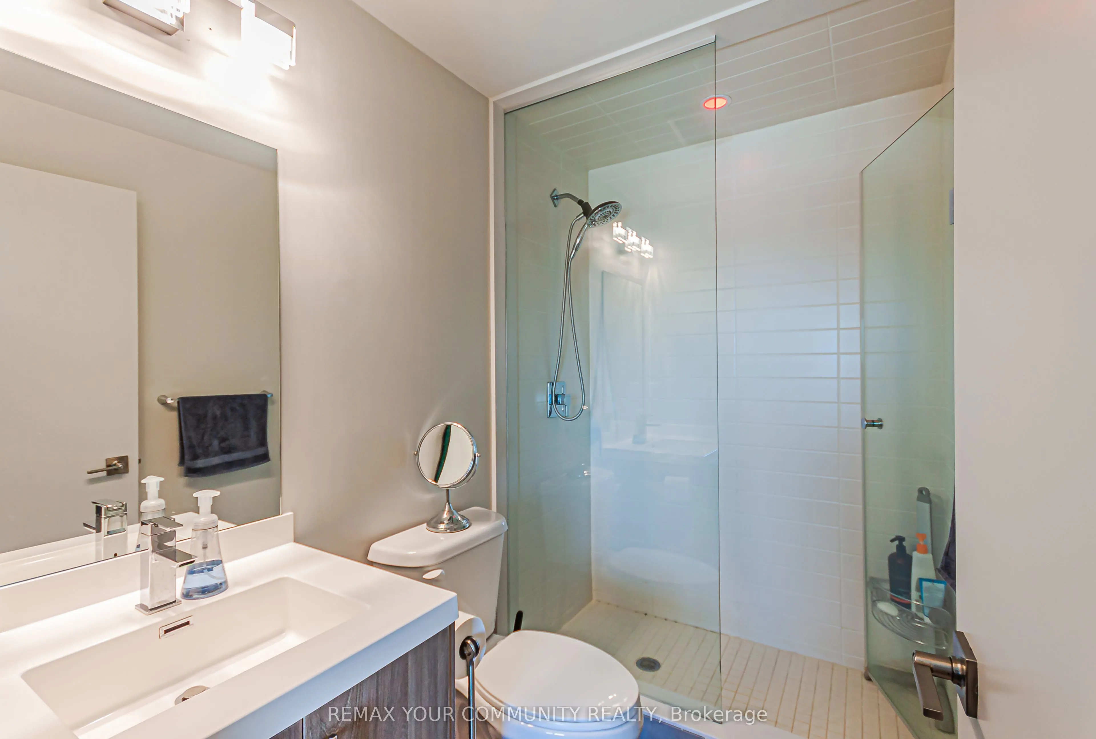 2081 Fairview Street #1806