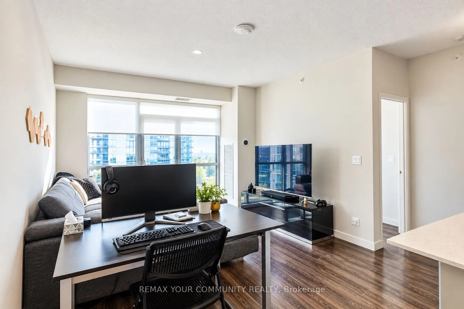 2081 Fairview Street #1806