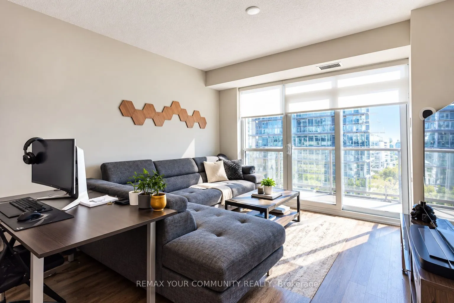 2081 Fairview Street #1806
