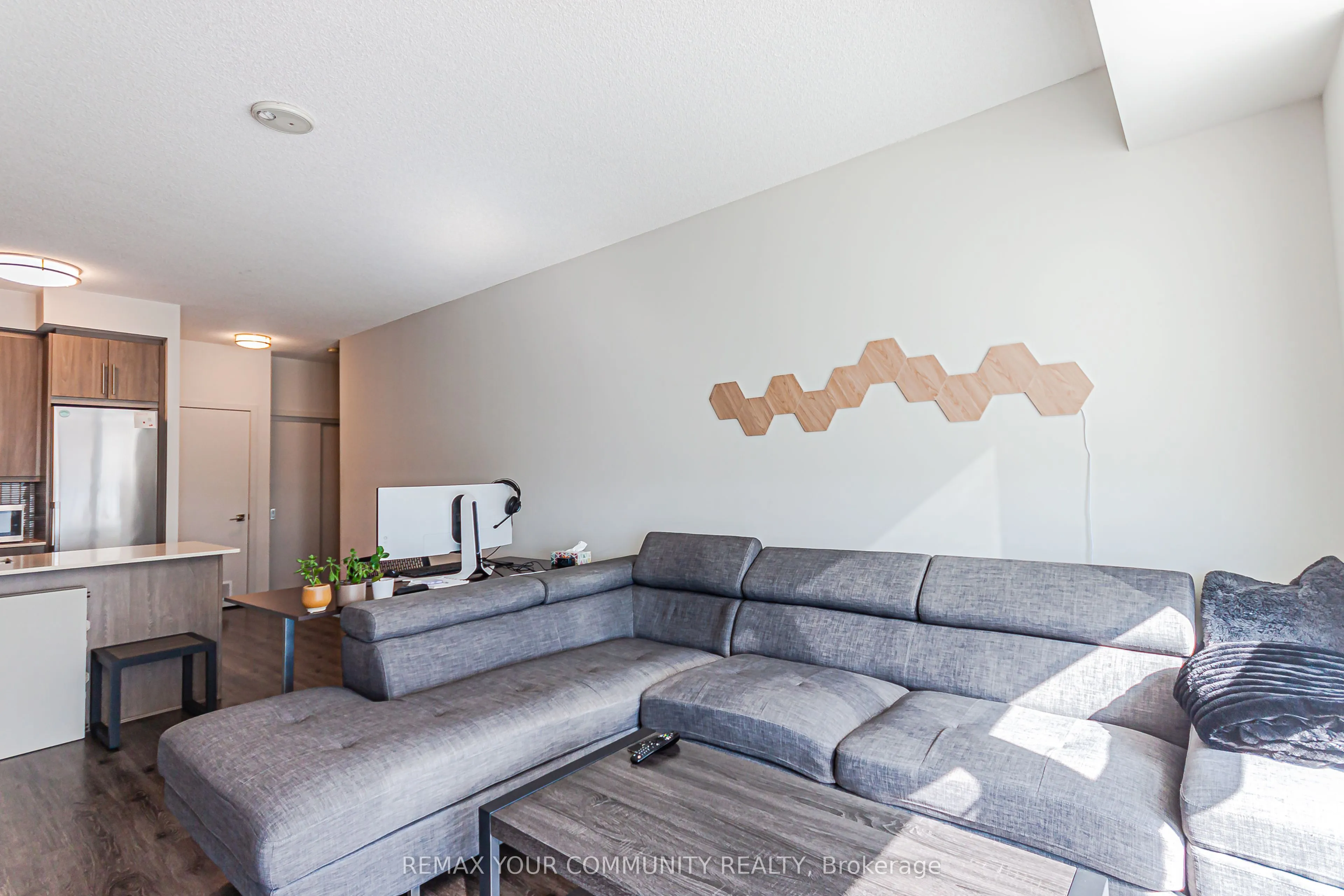2081 Fairview Street #1806