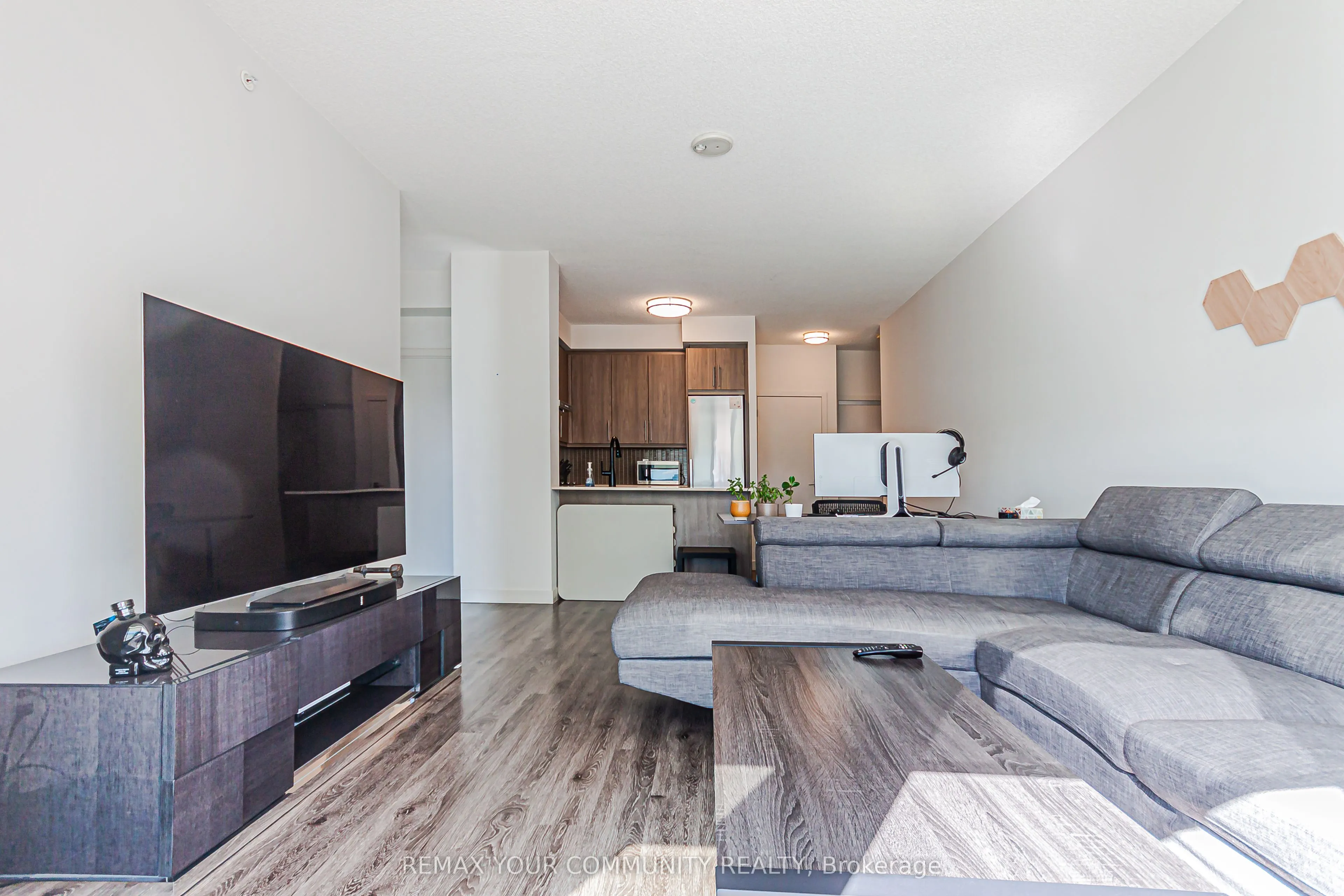 2081 Fairview Street #1806
