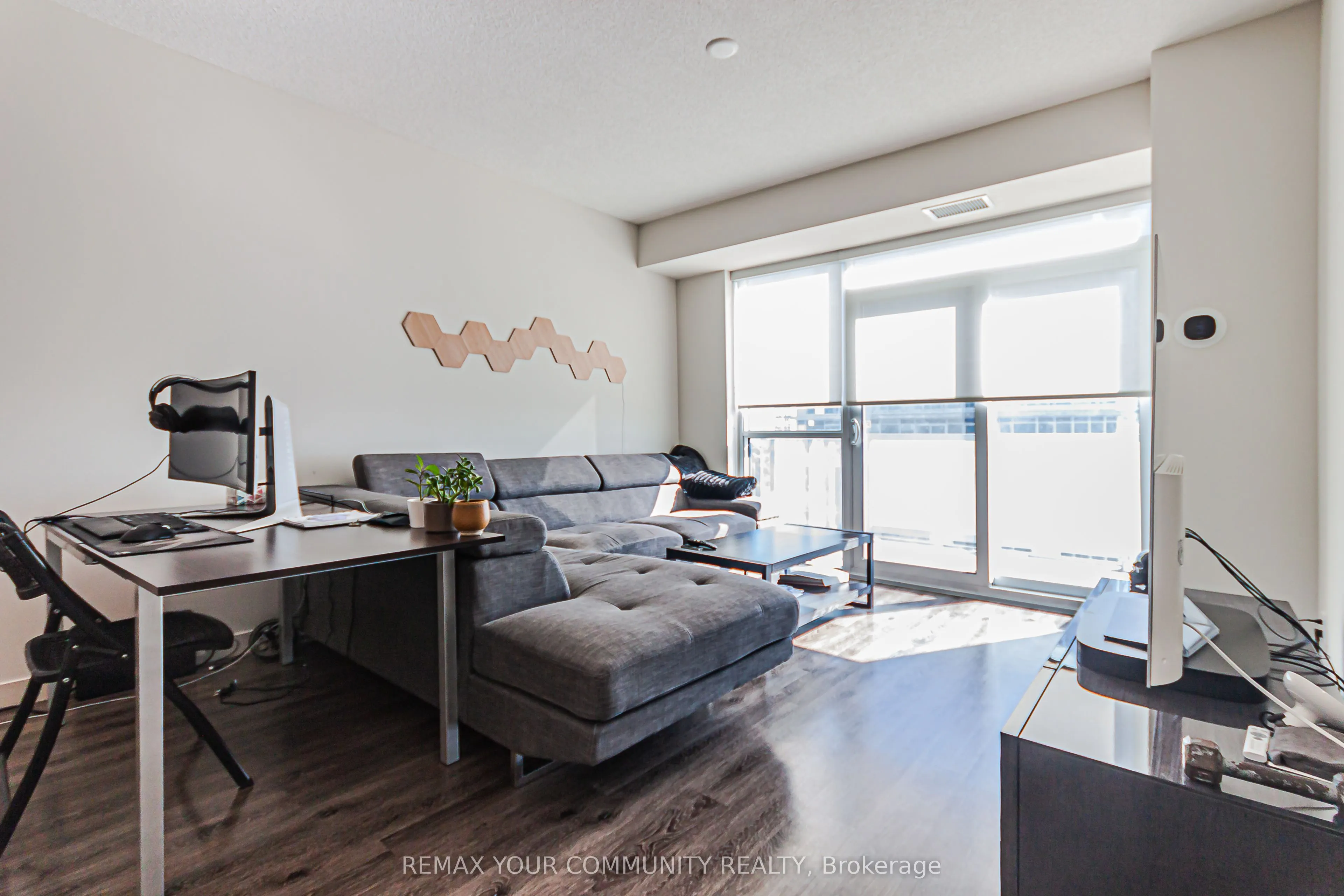 2081 Fairview Street #1806