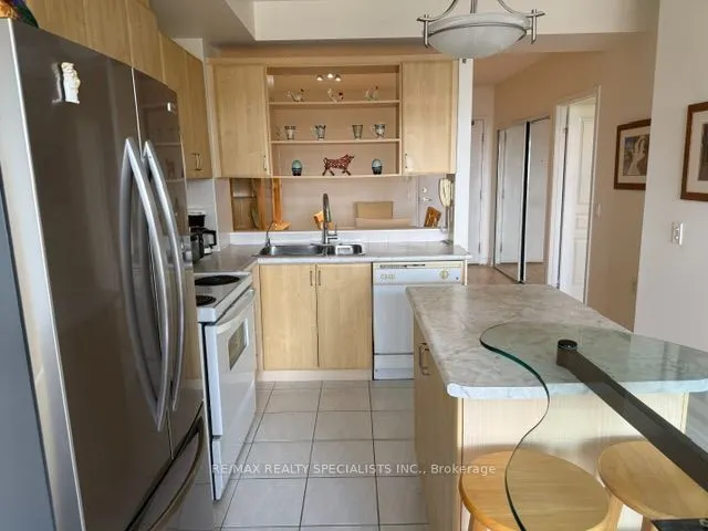 200 Burnhamthorpe Road E #1502